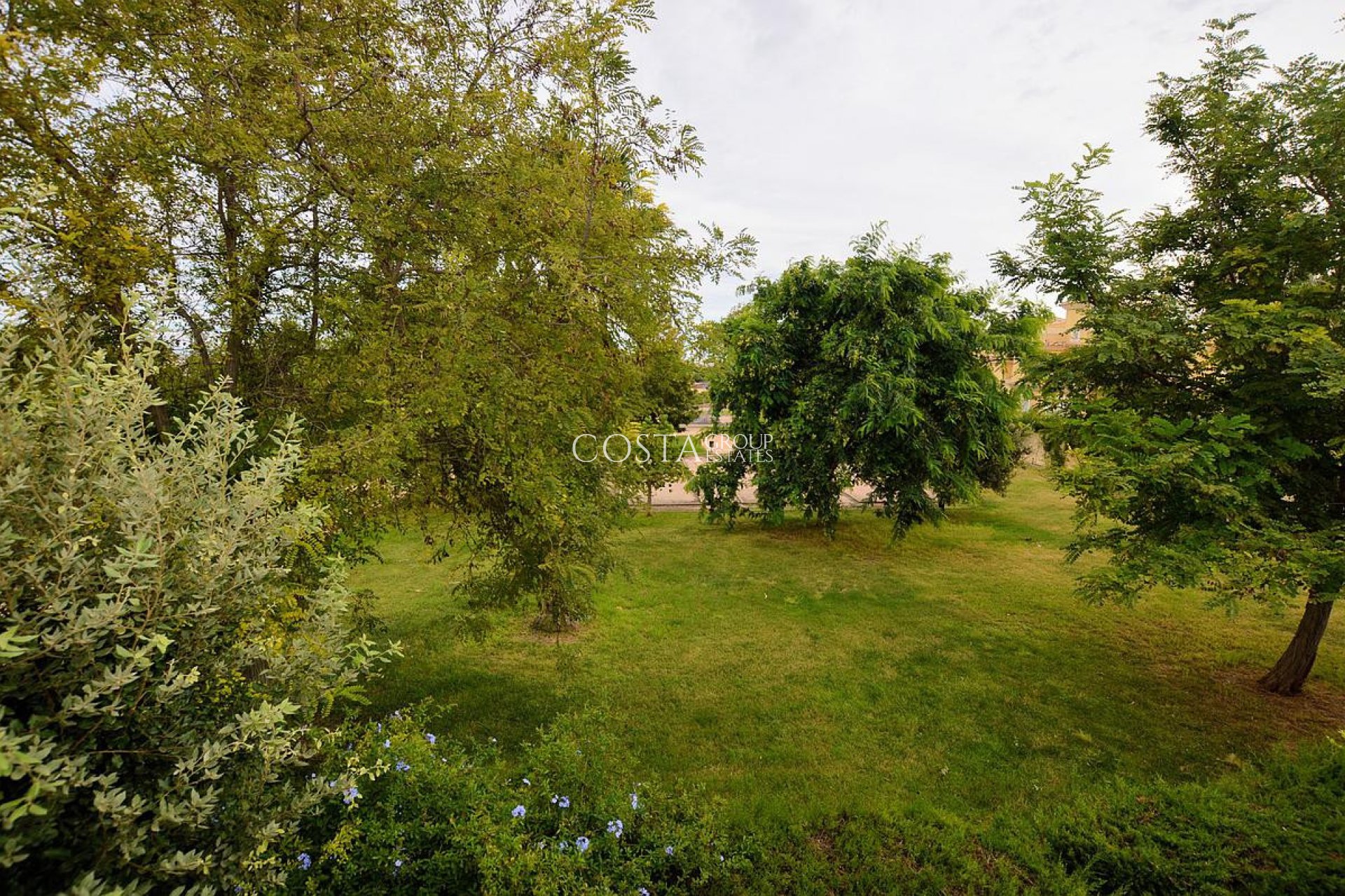 Resale - Villa -
Orihuela - Punta Prima