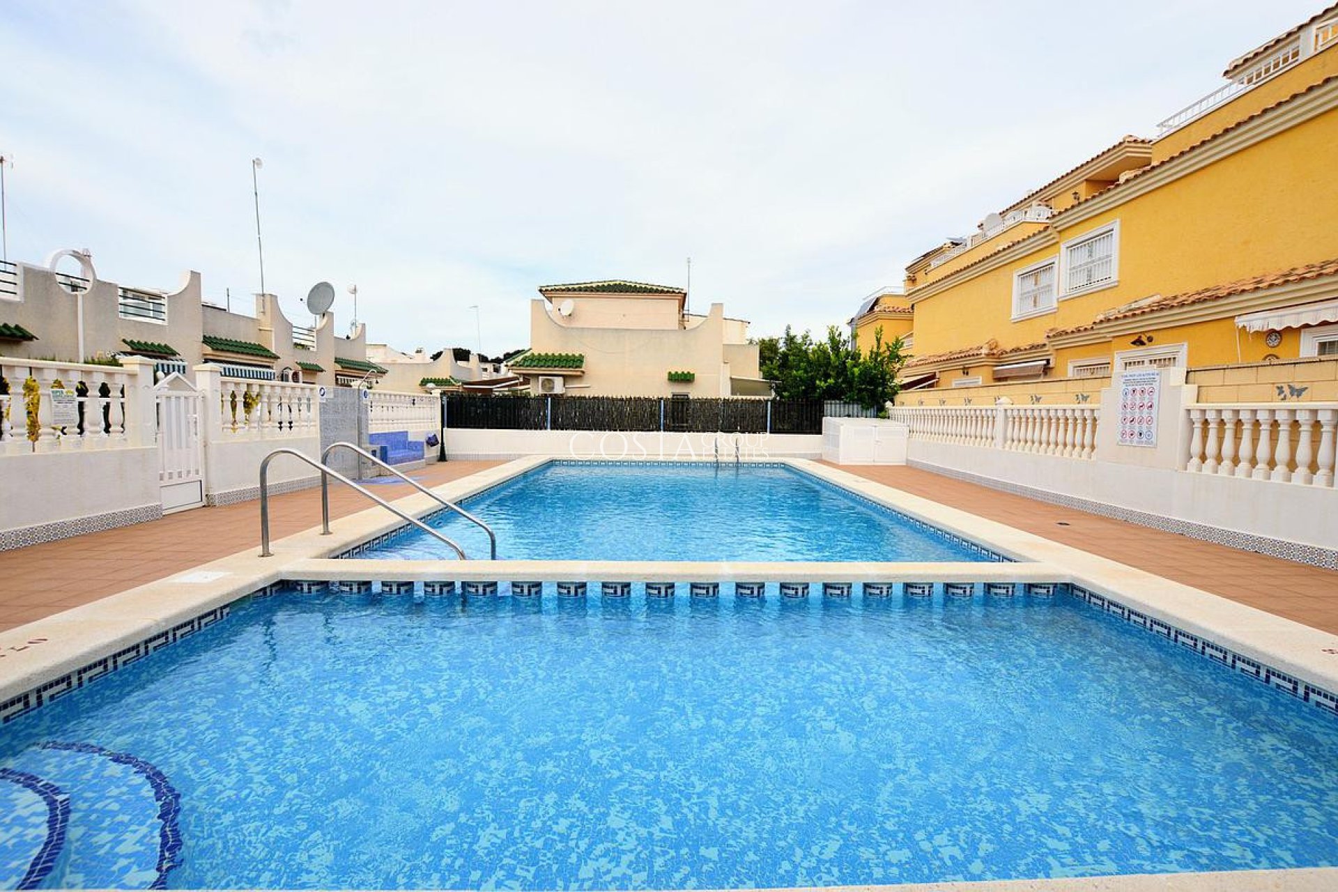 Resale - Villa -
Orihuela - Punta Prima