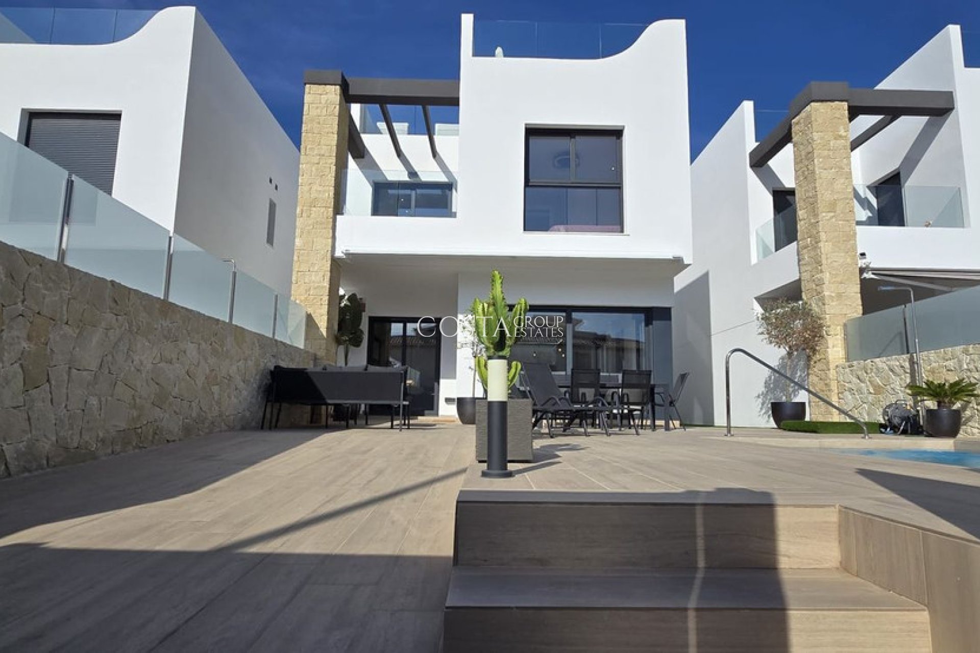 Resale - Villa -
Orihuela - Punta Prima