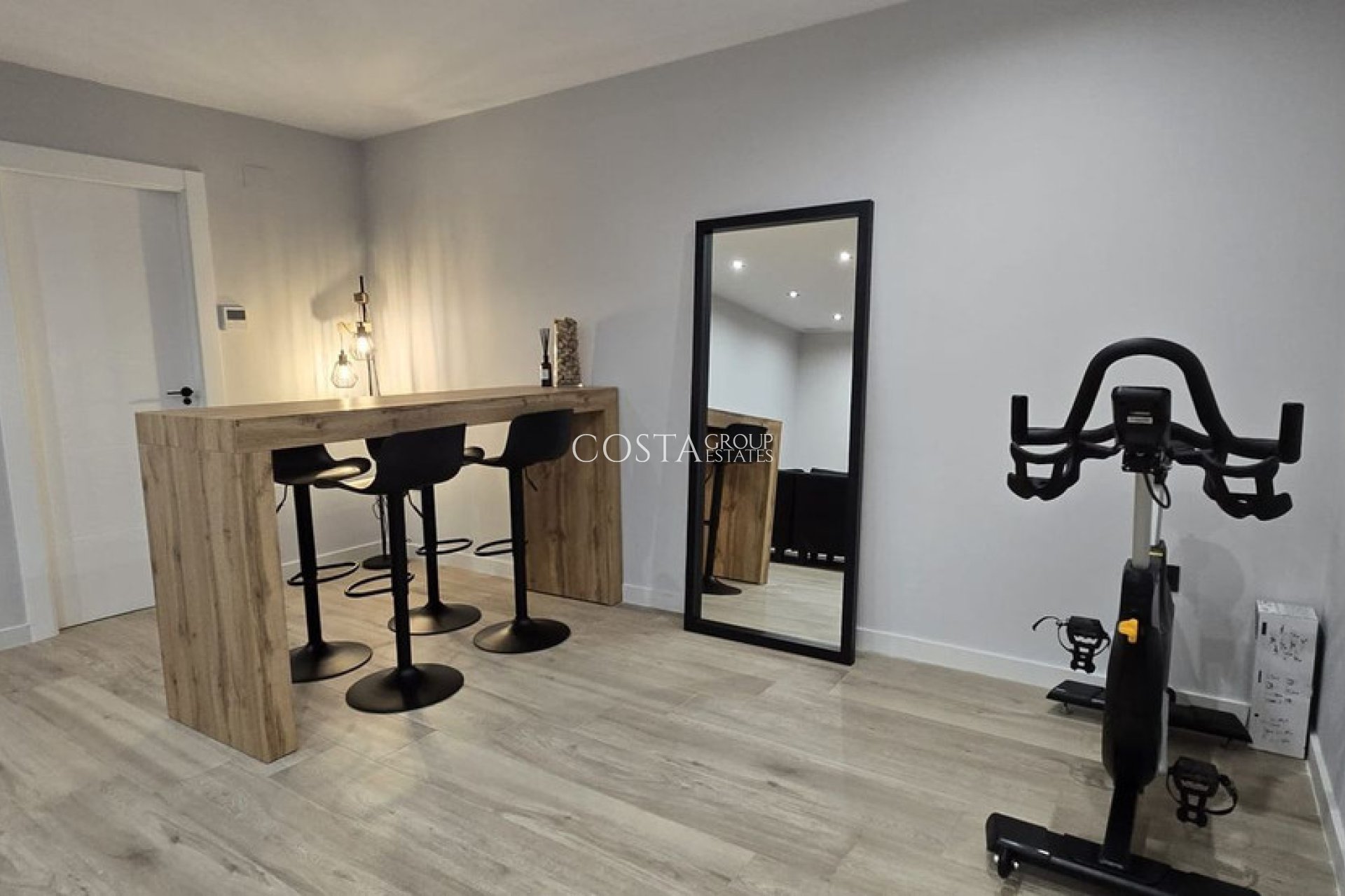 Resale - Villa -
Orihuela - Punta Prima