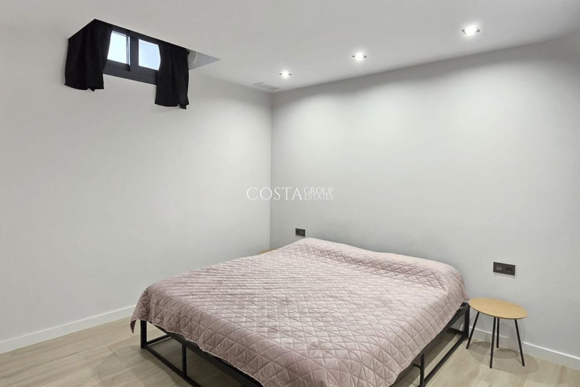 Resale - Villa -
Orihuela - Punta Prima