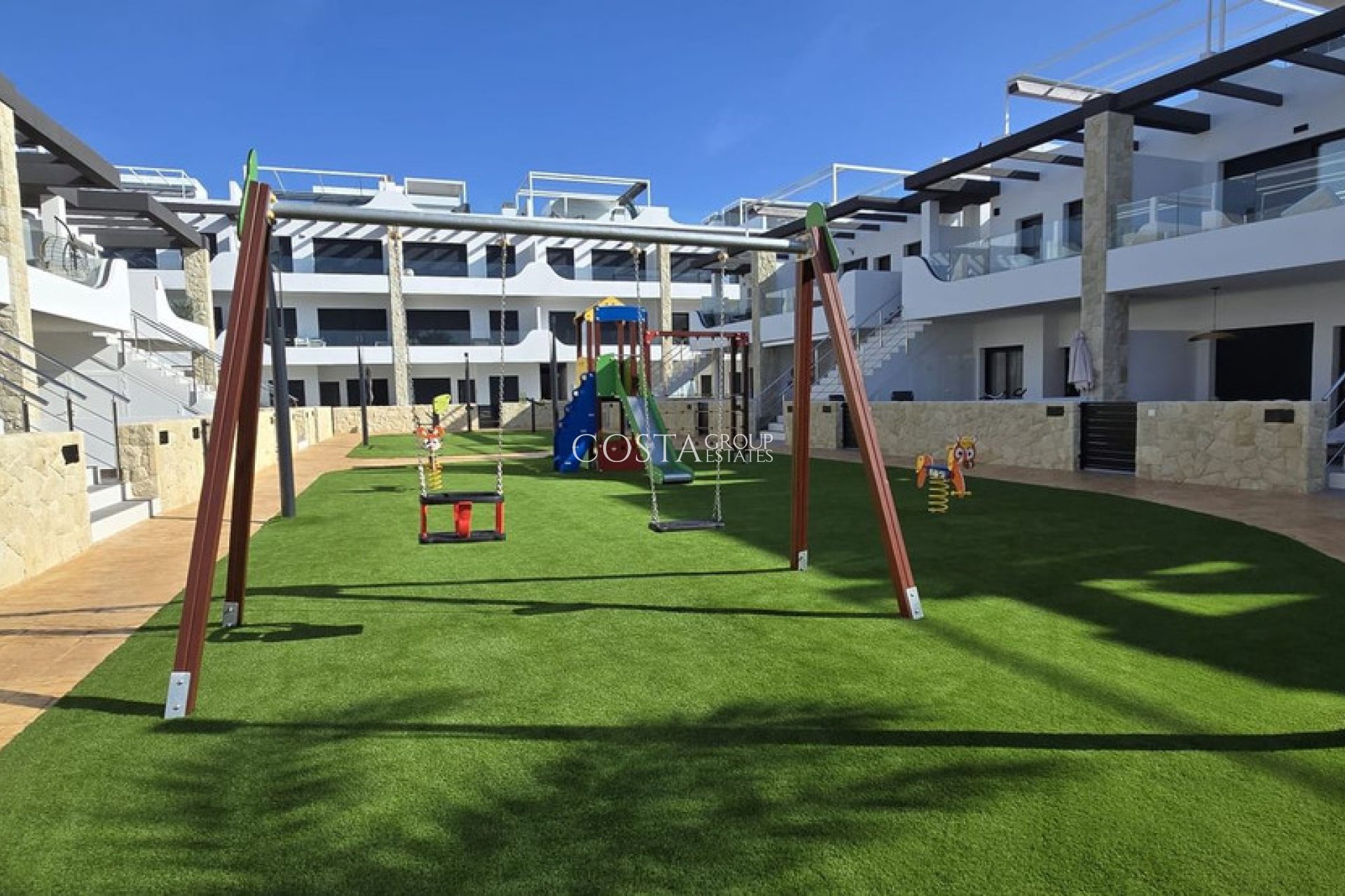 Resale - Villa -
Orihuela - Punta Prima