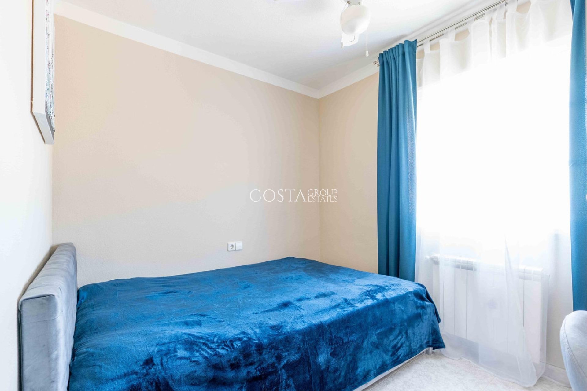 Resale - Villa -
Orihuela - Punta Prima