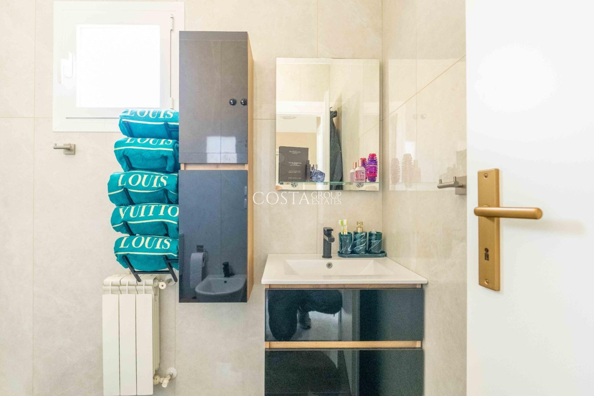 Resale - Villa -
Orihuela - Punta Prima