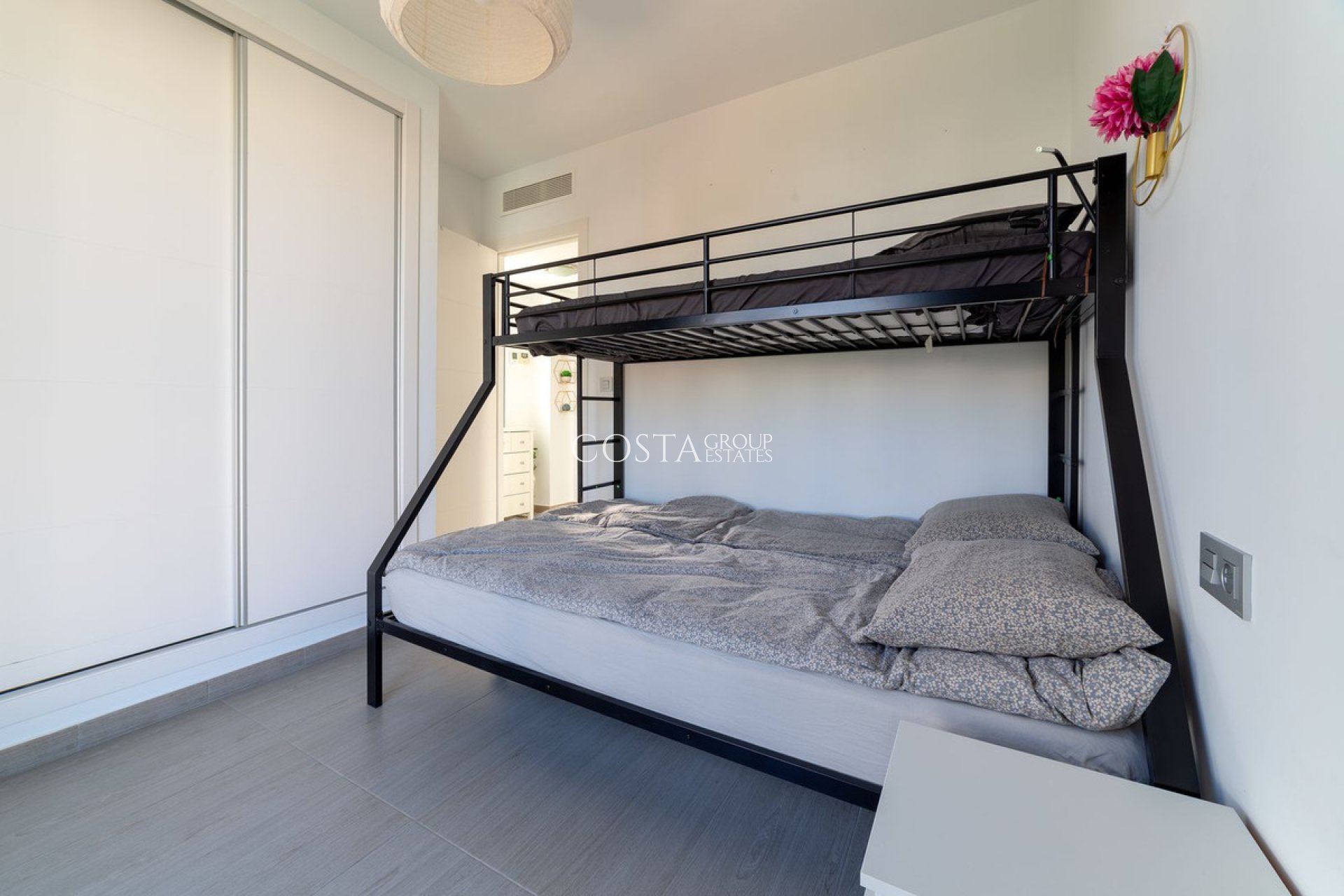 Resale - Villa -
Orihuela - Punta Prima