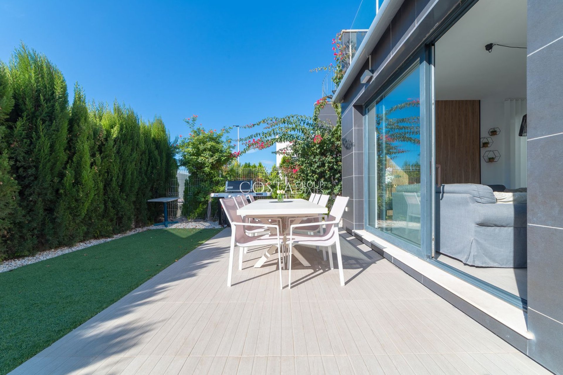 Resale - Villa -
Orihuela - Punta Prima