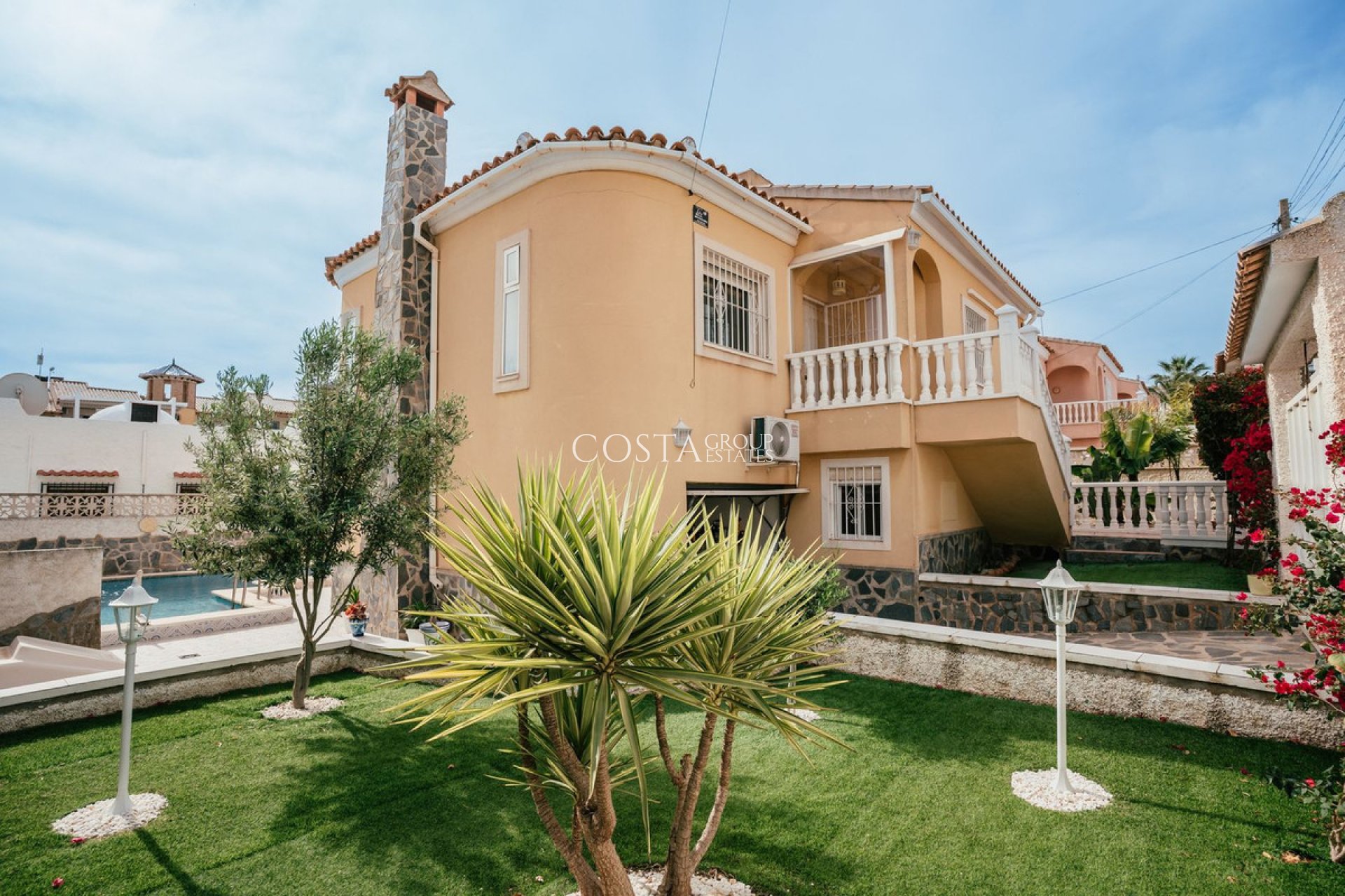 Resale - Villa -
Orihuela - Villamartin