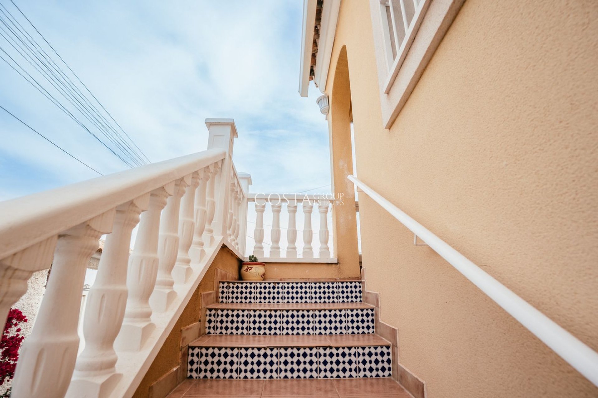 Resale - Villa -
Orihuela - Villamartin