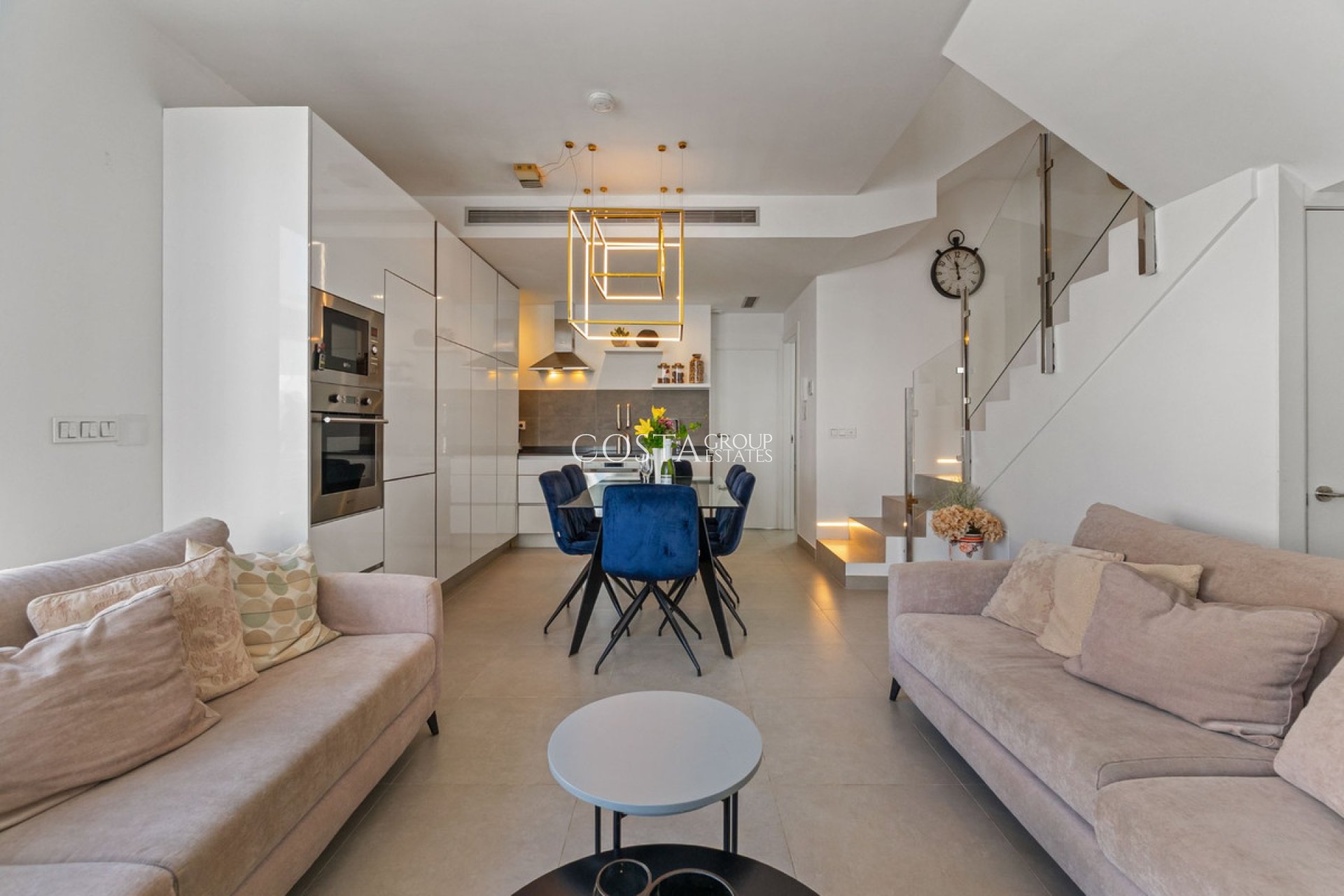 Resale - Villa -
Orihuela - Villamartin