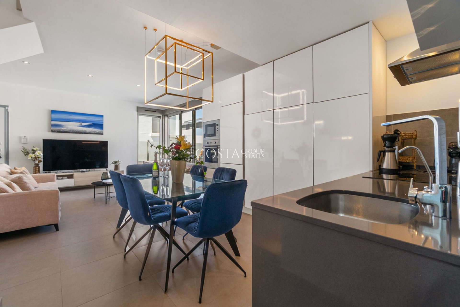 Resale - Villa -
Orihuela - Villamartin