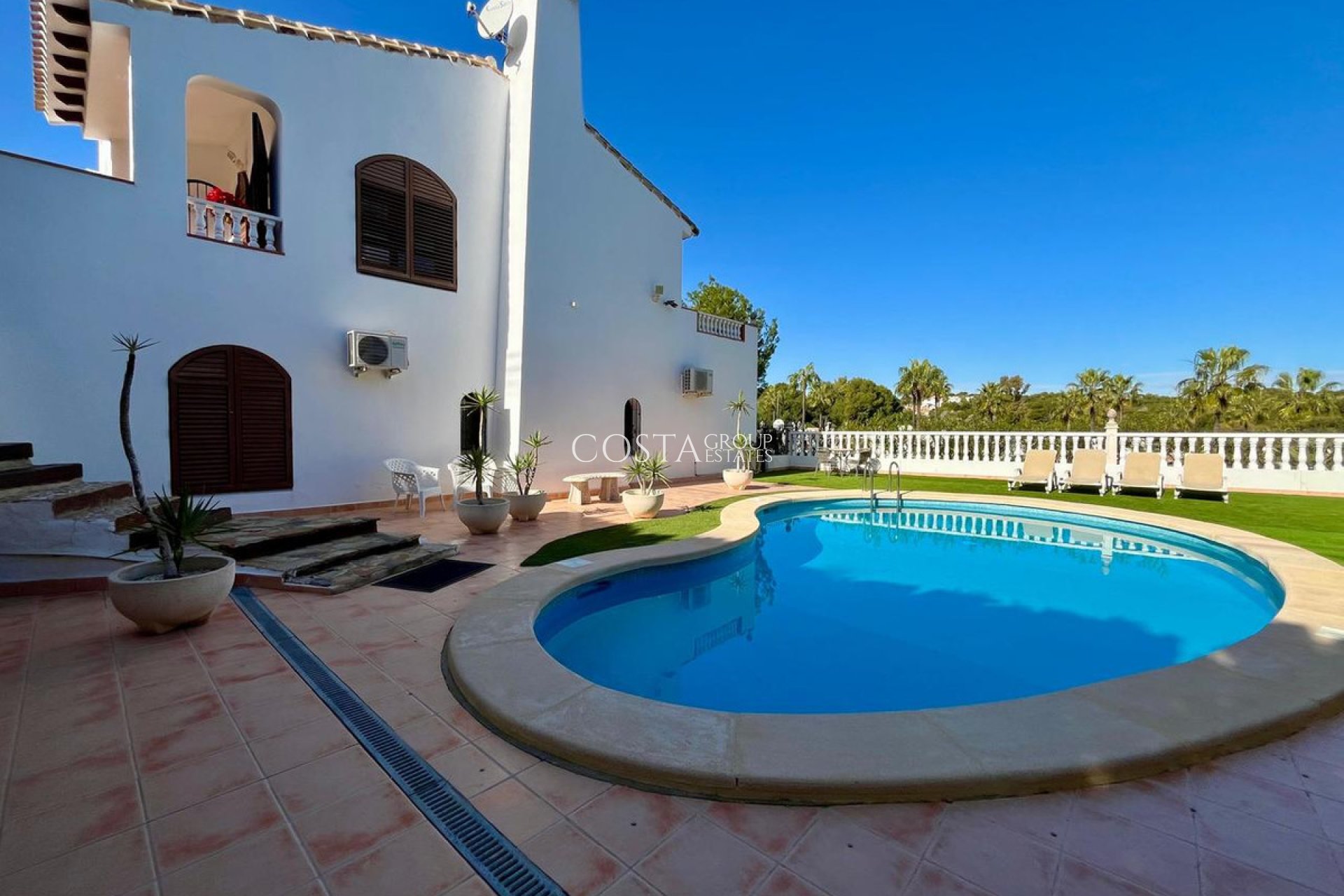 Resale - Villa -
Orihuela - Villamartin