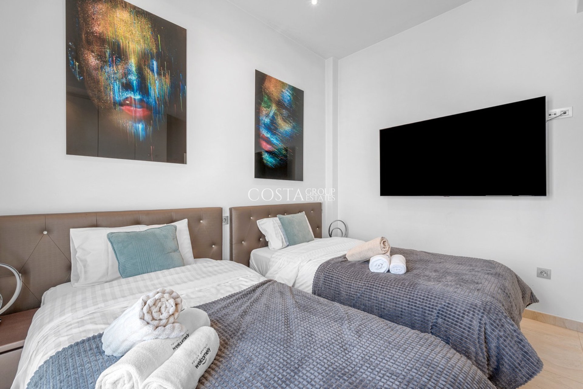 Resale - Villa -
Orihuela - Villamartin