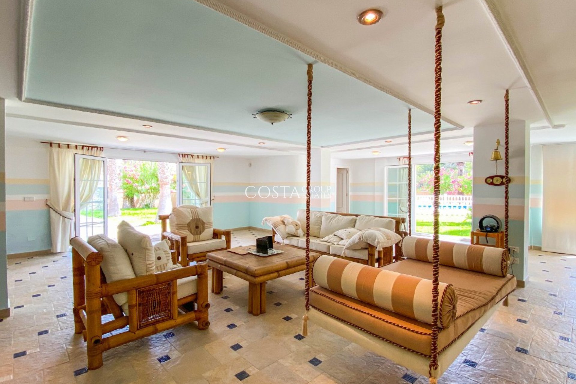 Resale - Villa -
Orihuela - Villamartin