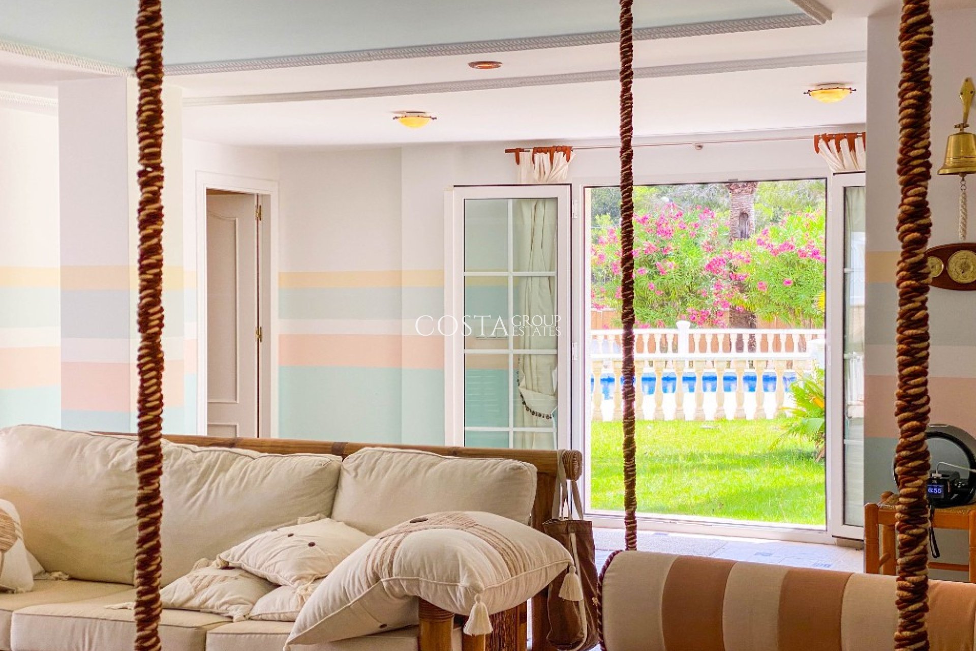 Resale - Villa -
Orihuela - Villamartin