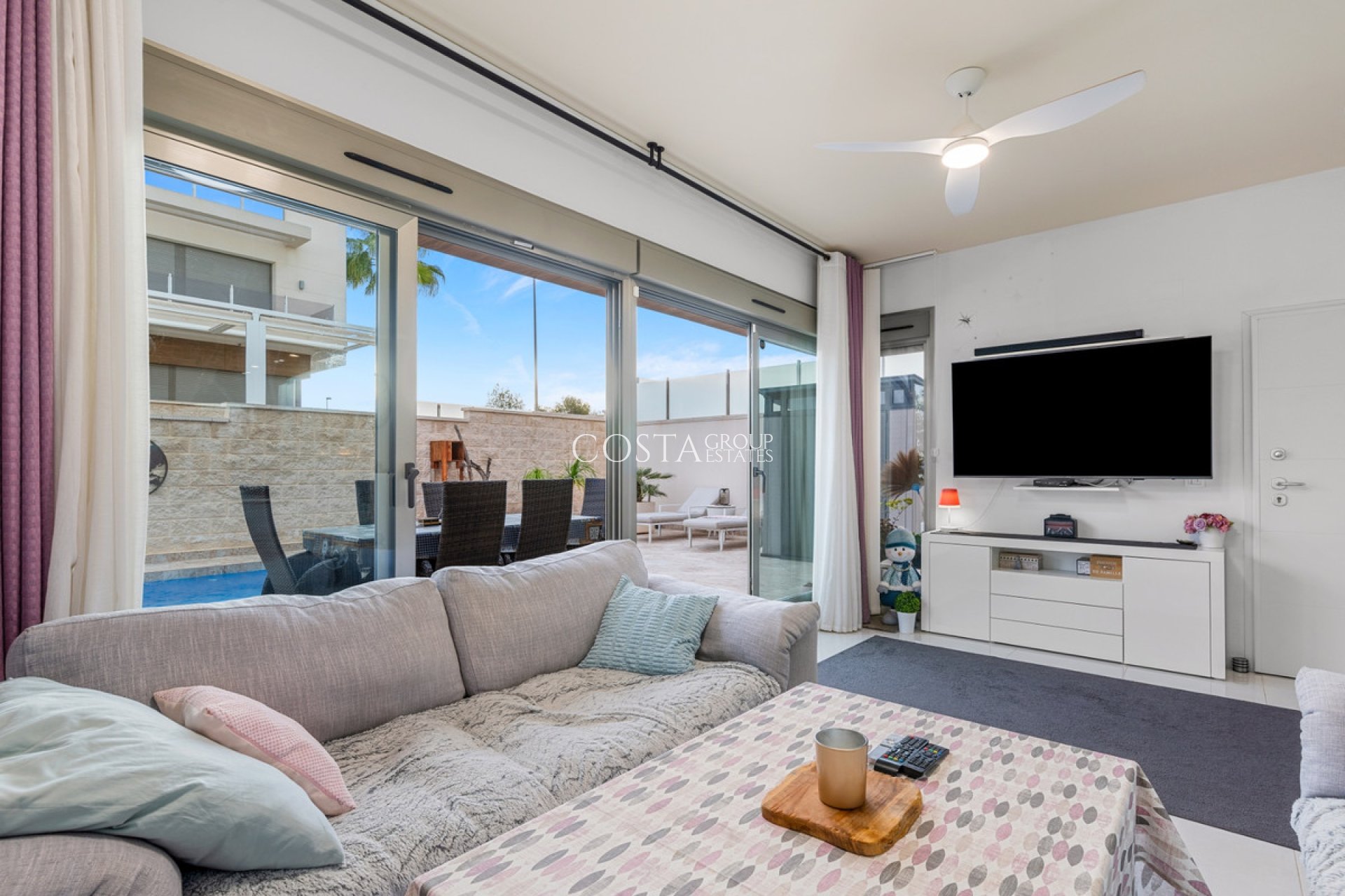 Resale - Villa -
Orihuela - Villamartin