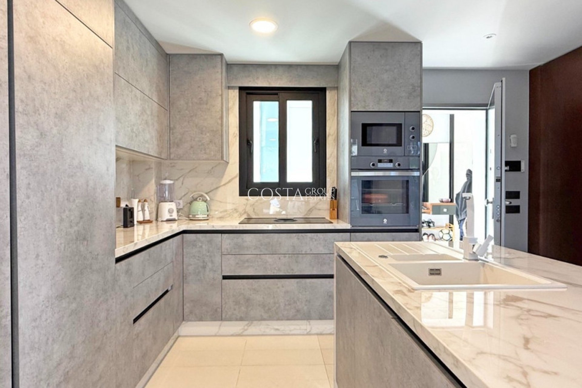 Resale - Villa -
Orihuela - Villamartin