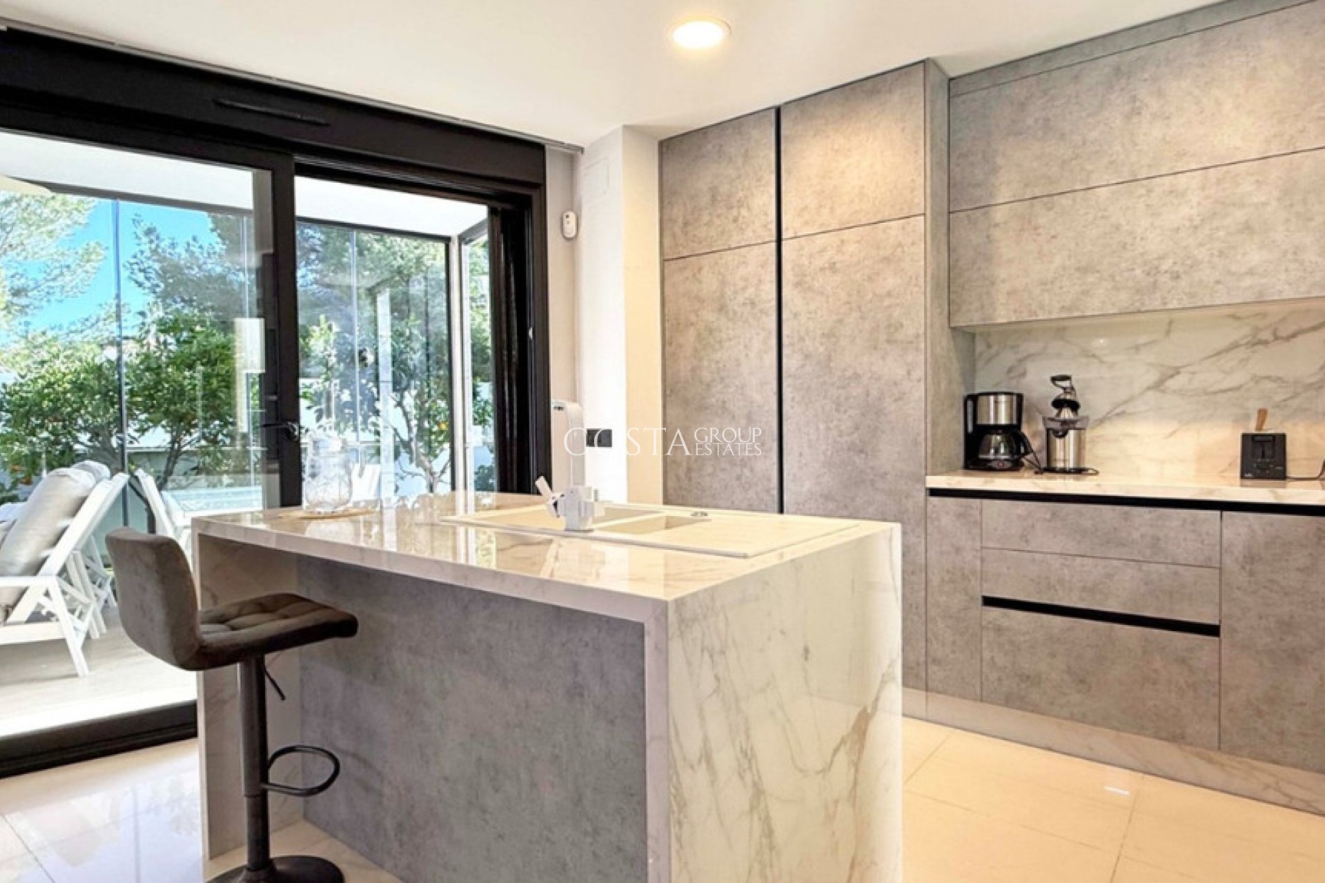 Resale - Villa -
Orihuela - Villamartin