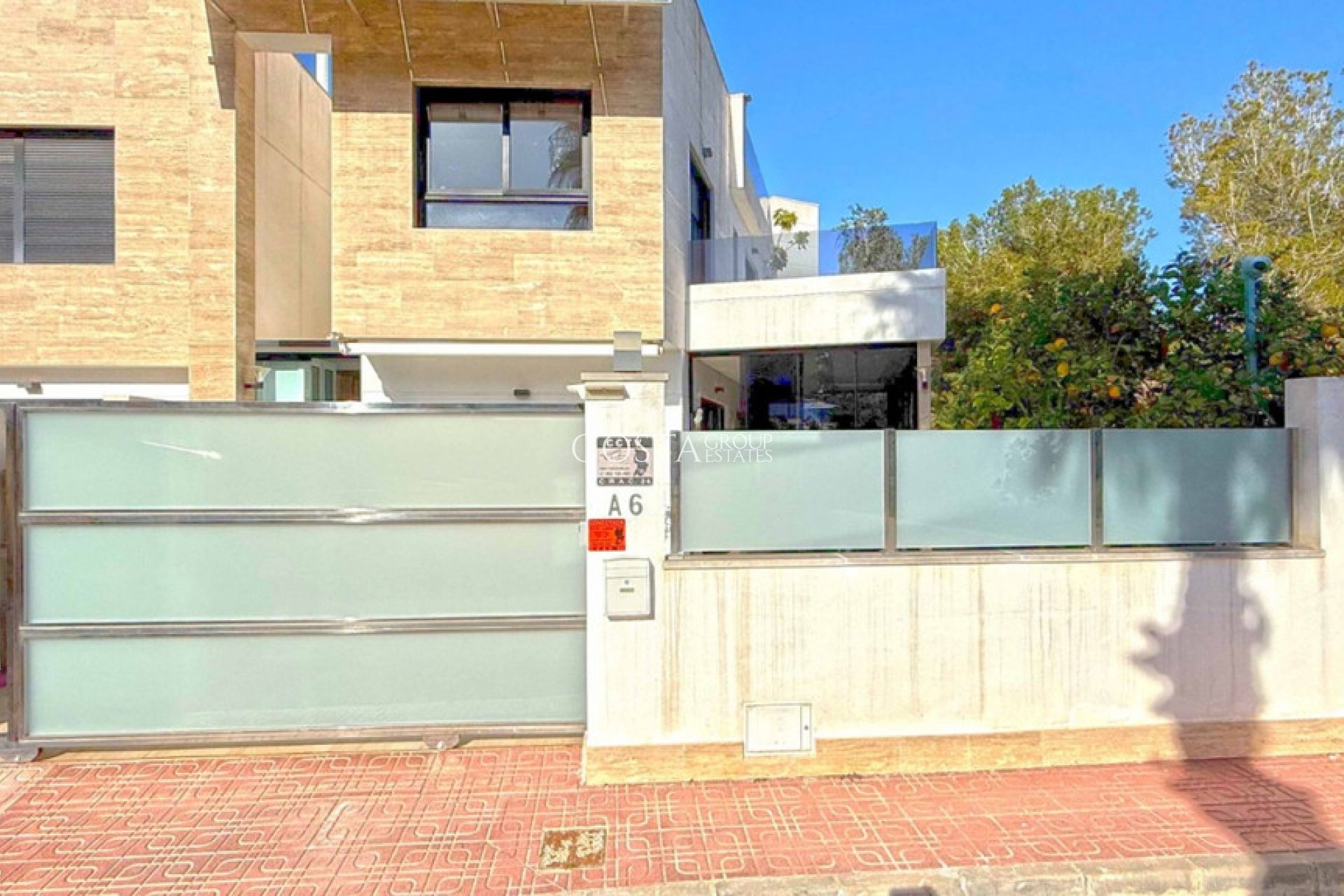 Resale - Villa -
Orihuela - Villamartin