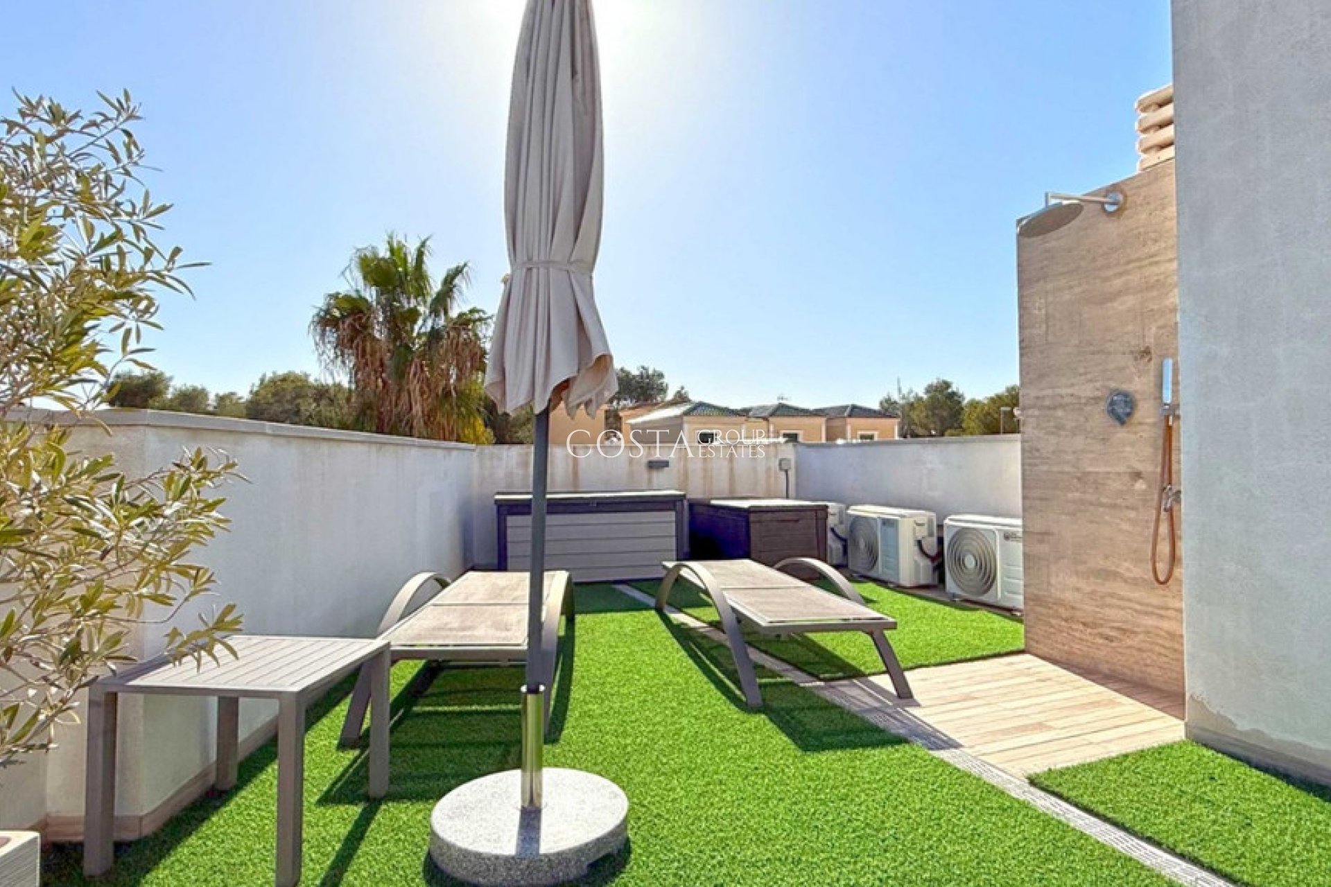 Resale - Villa -
Orihuela - Villamartin
