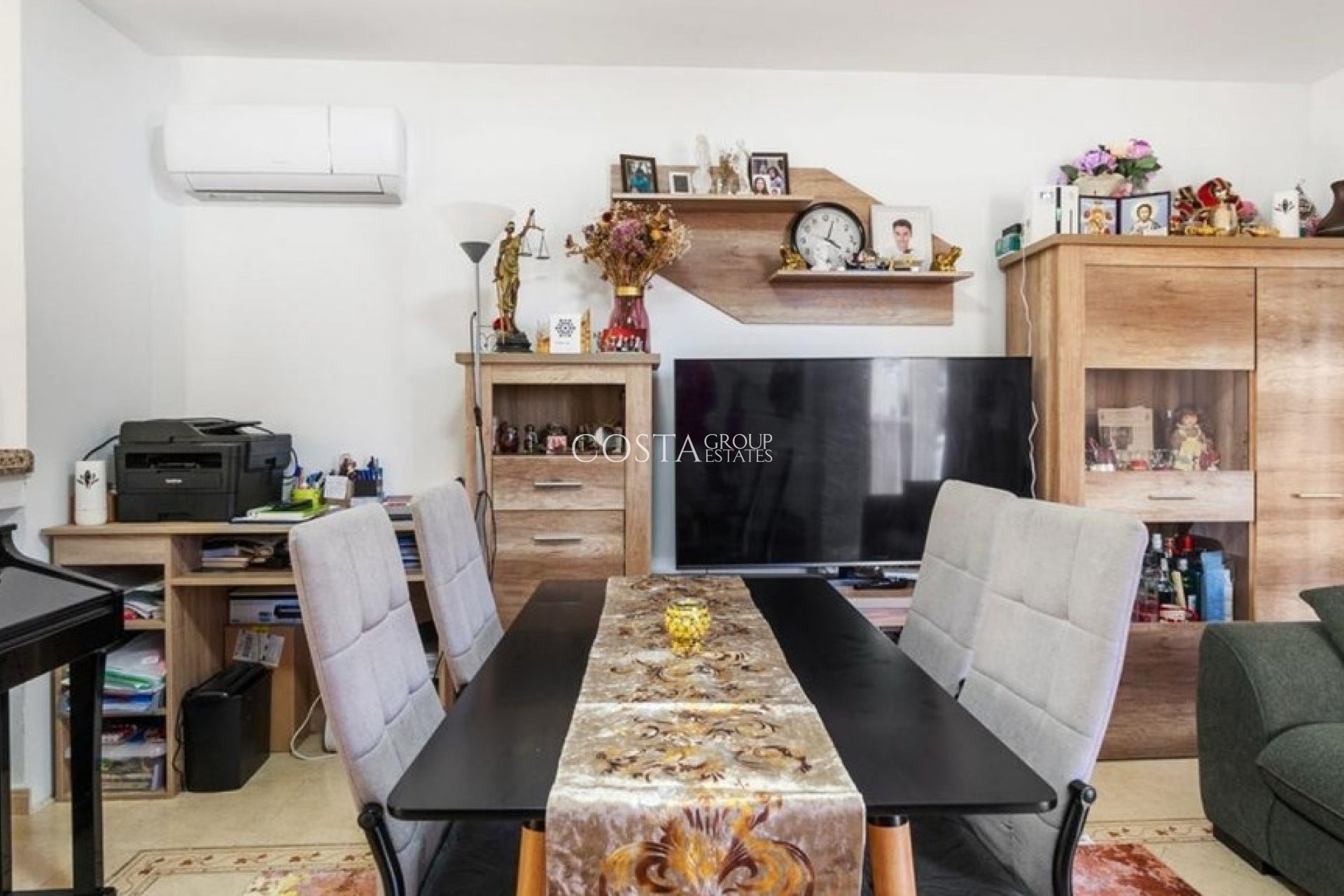 Resale - Villa -
Orihuela - Villamartin
