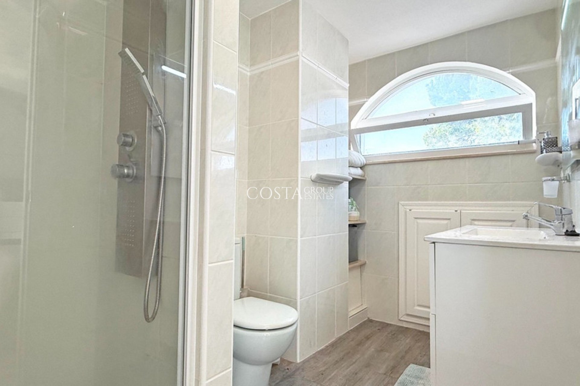 Resale - Villa -
Orihuela - Villamartin