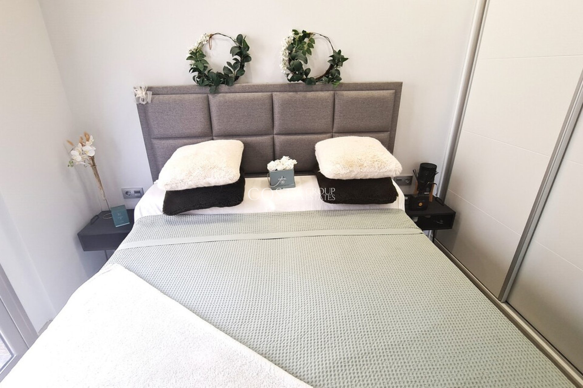 Resale - Villa -
Orihuela - Villamartin