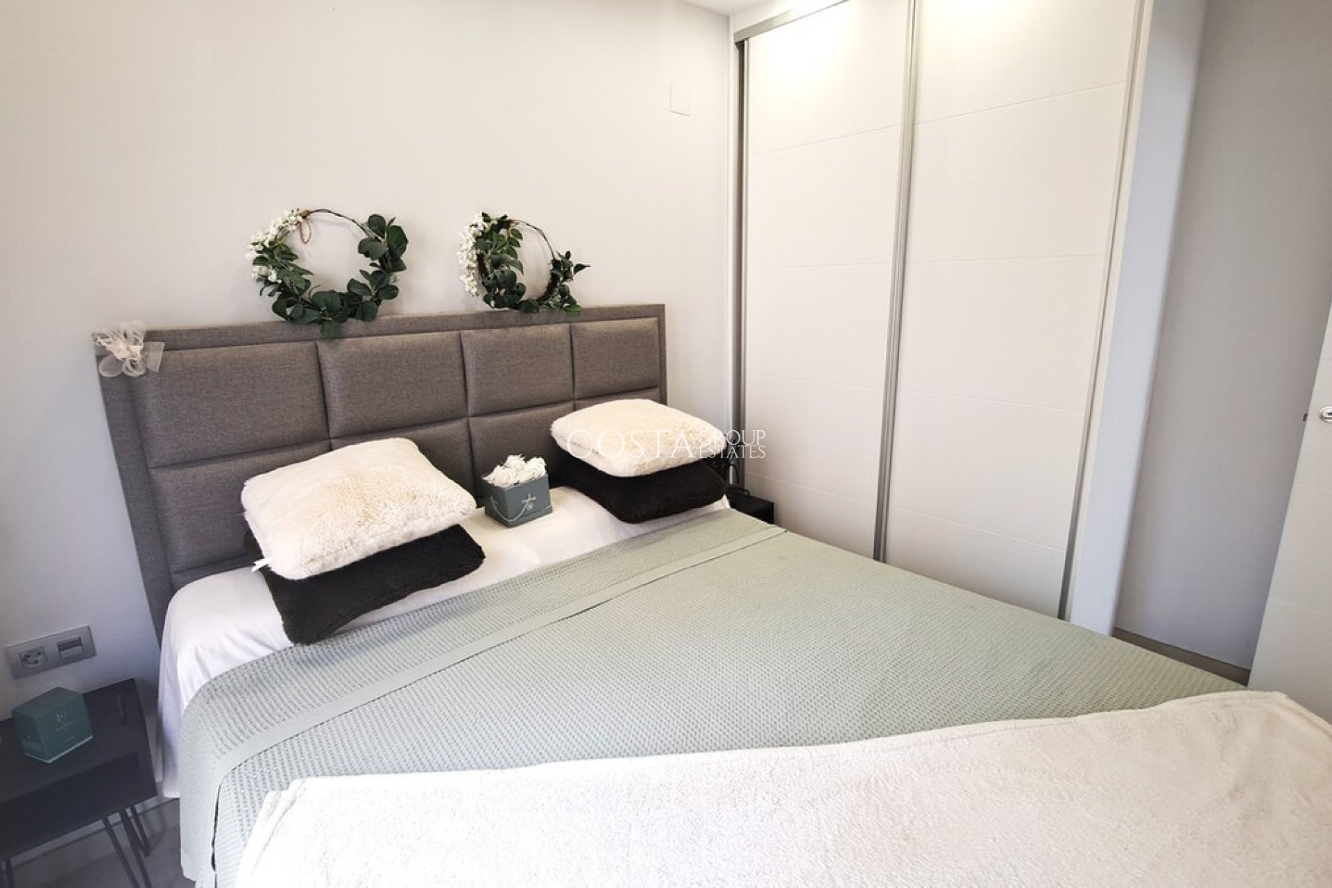 Resale - Villa -
Orihuela - Villamartin