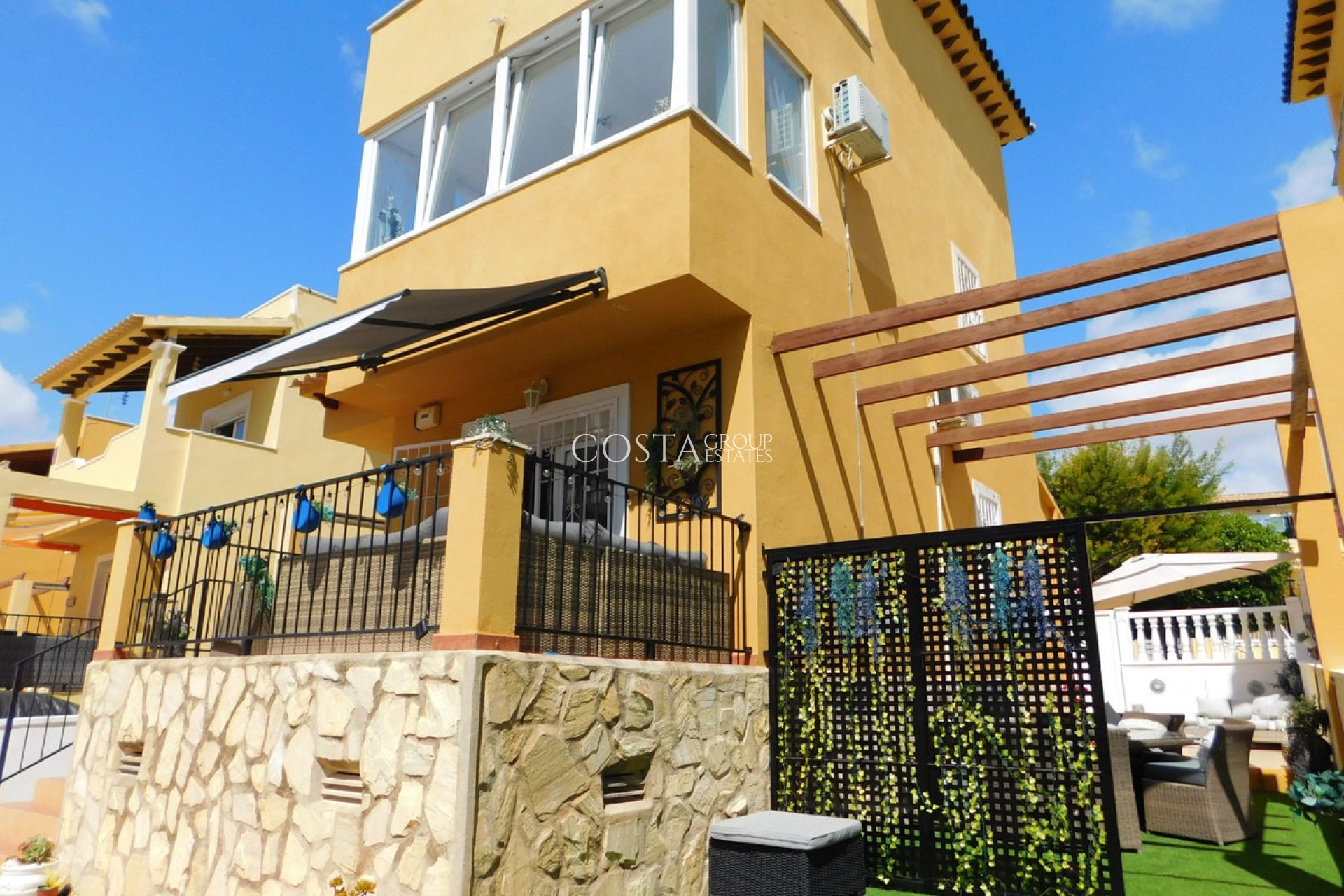 Resale - Villa -
Orihuela - Villamartin