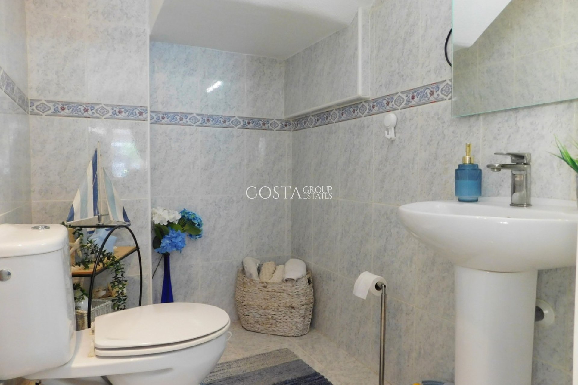 Resale - Villa -
Orihuela - Villamartin