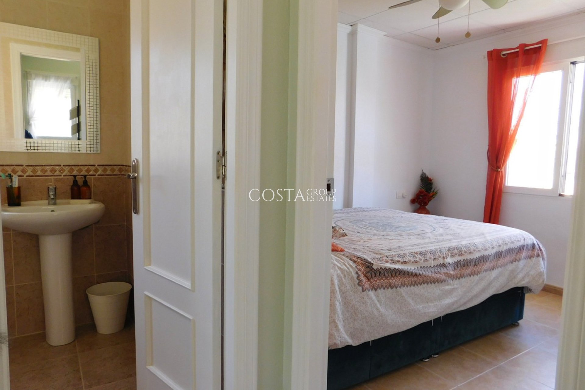 Resale - Villa -
Orihuela - Villamartin