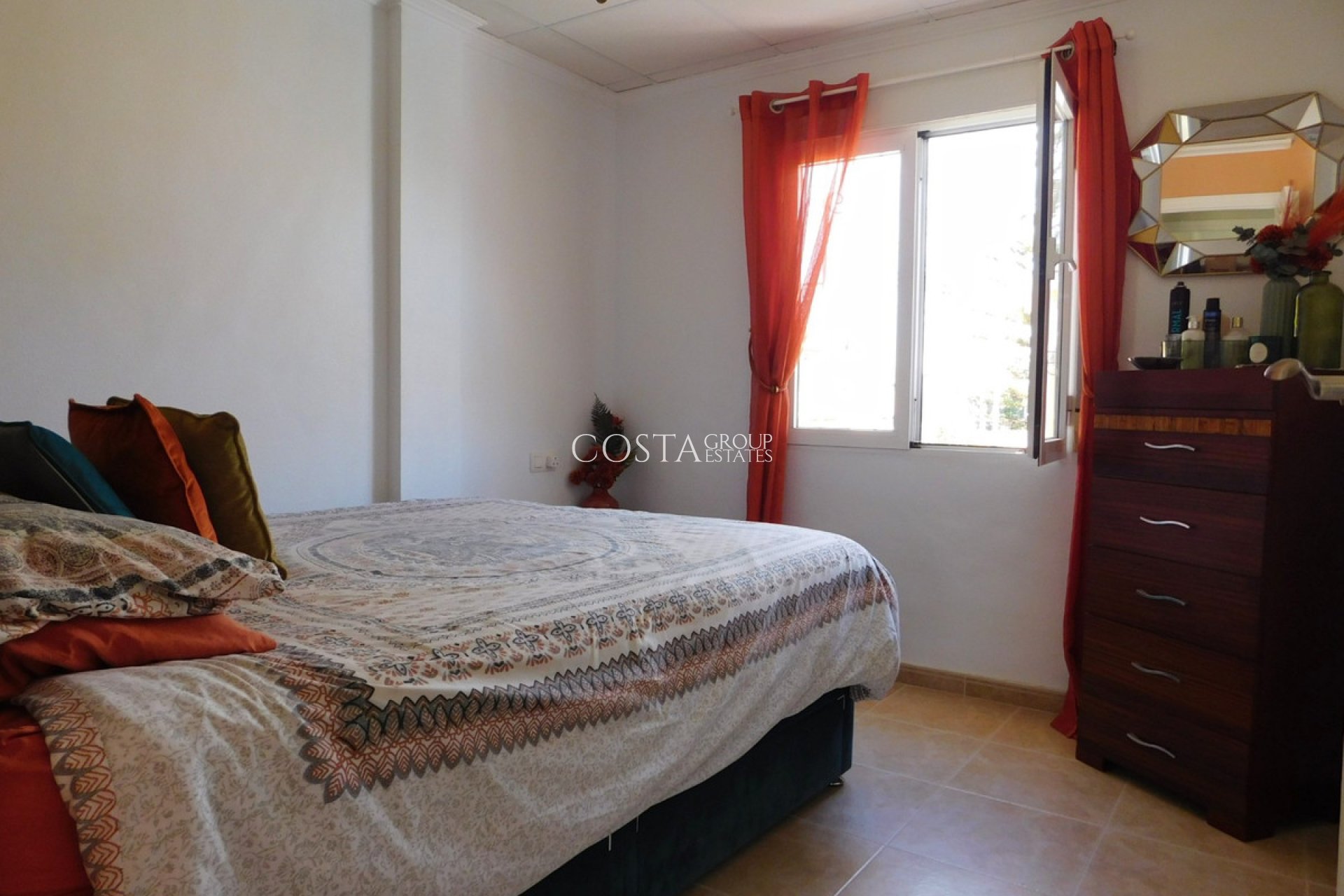 Resale - Villa -
Orihuela - Villamartin