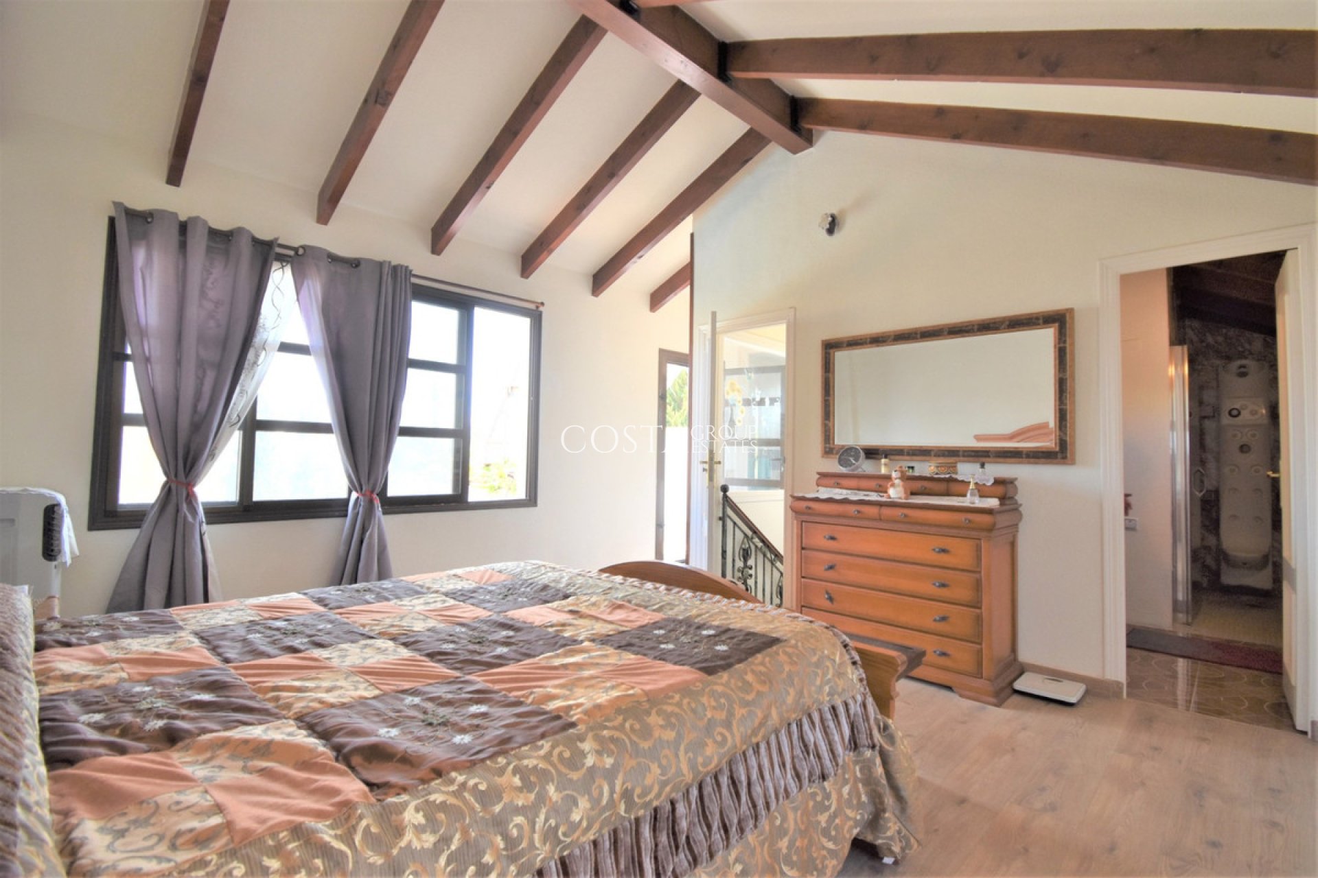 Resale - Villa -
Orihuela - Villamartin