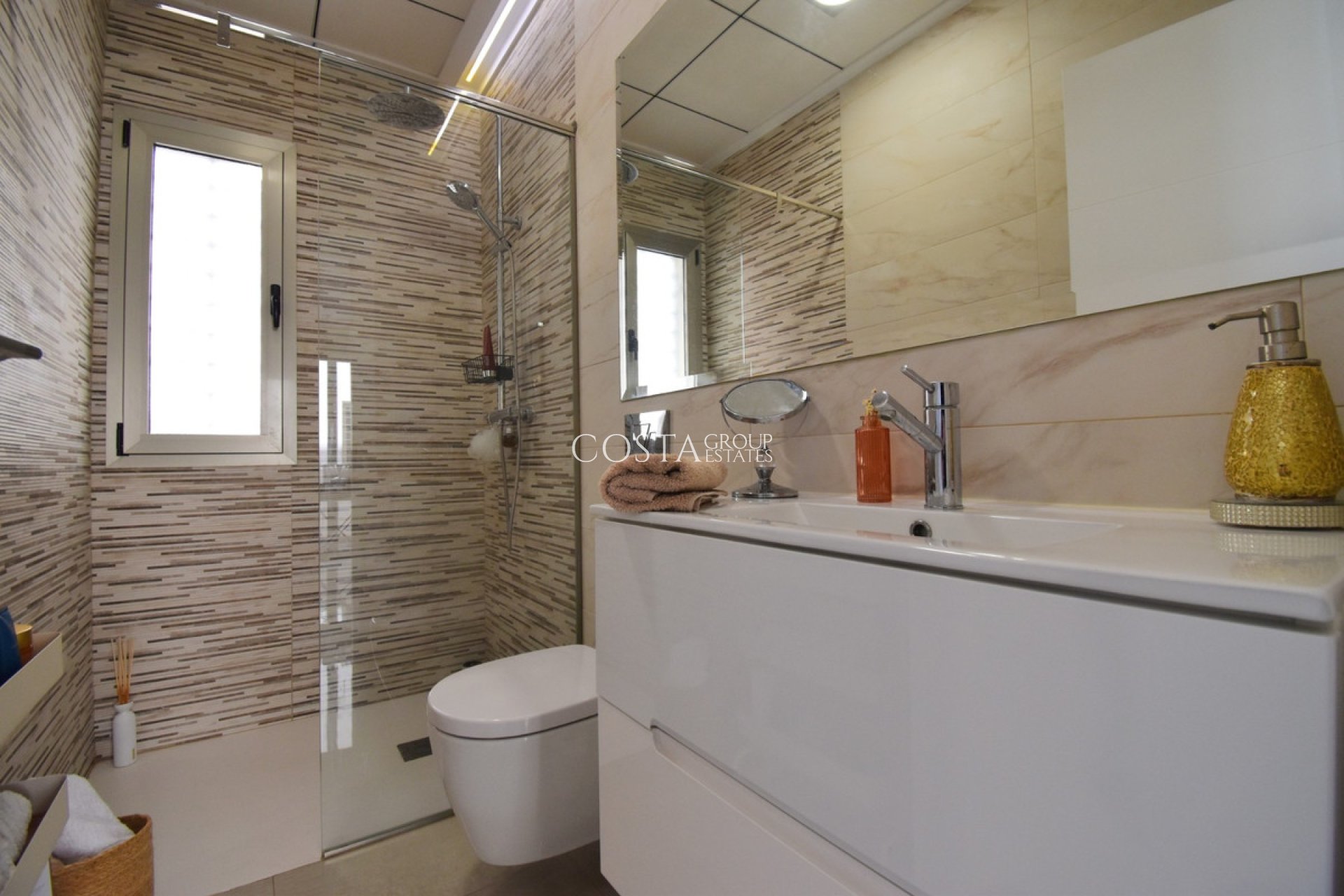 Resale - Villa -
Orihuela - Villamartin