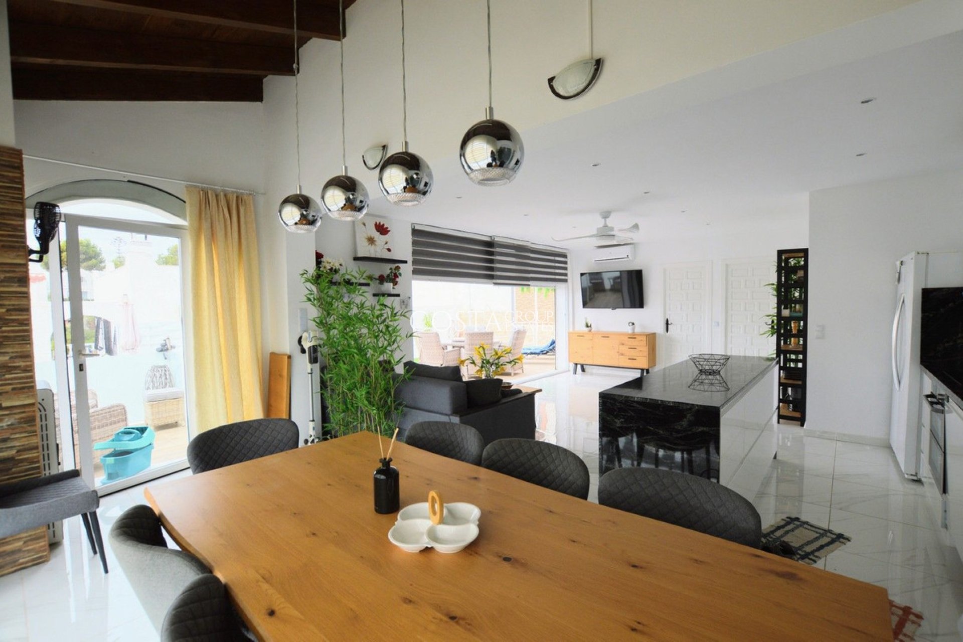 Resale - Villa -
Orihuela - Villamartin