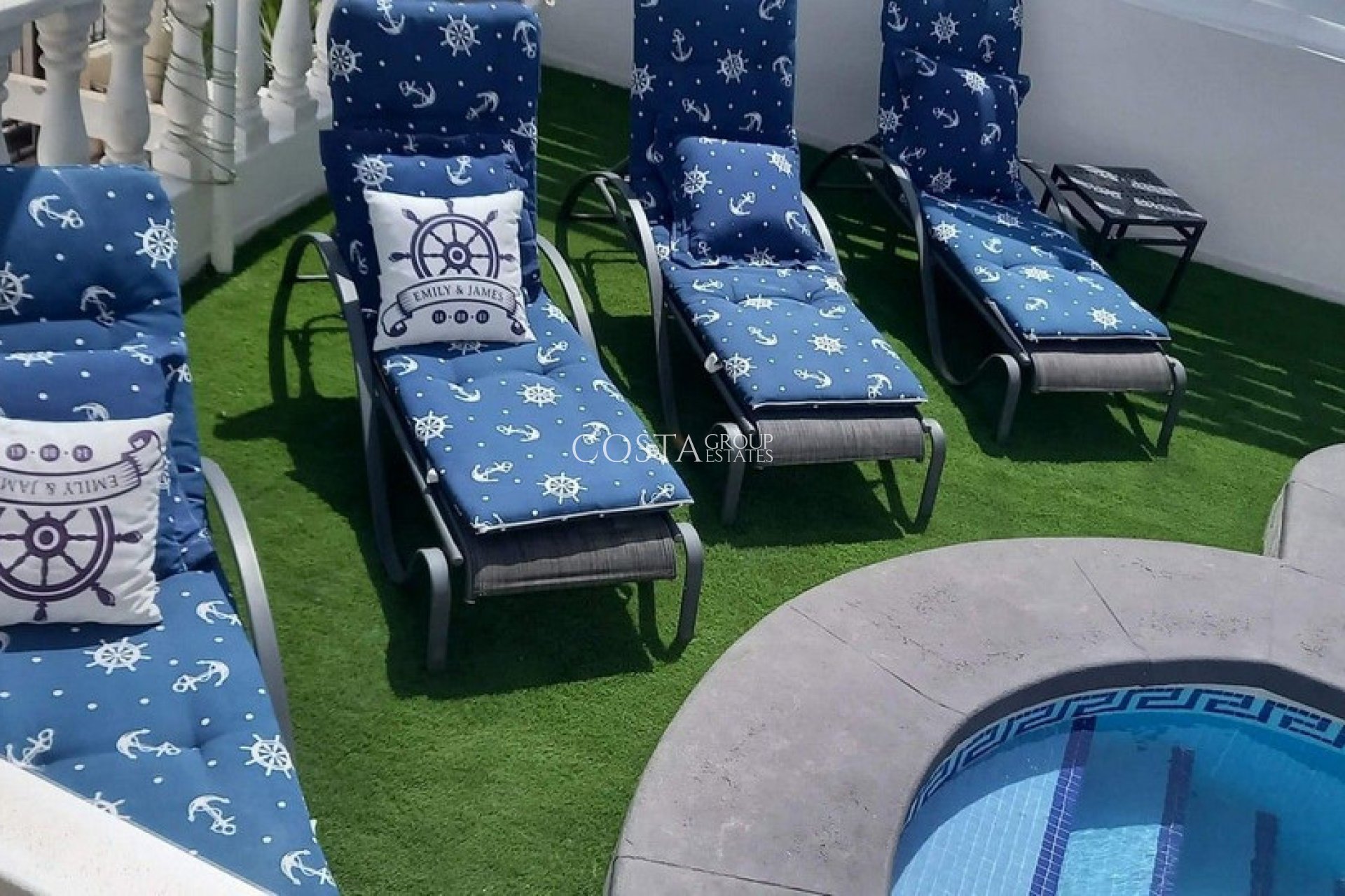 Resale - Villa -
Orihuela - Villamartin