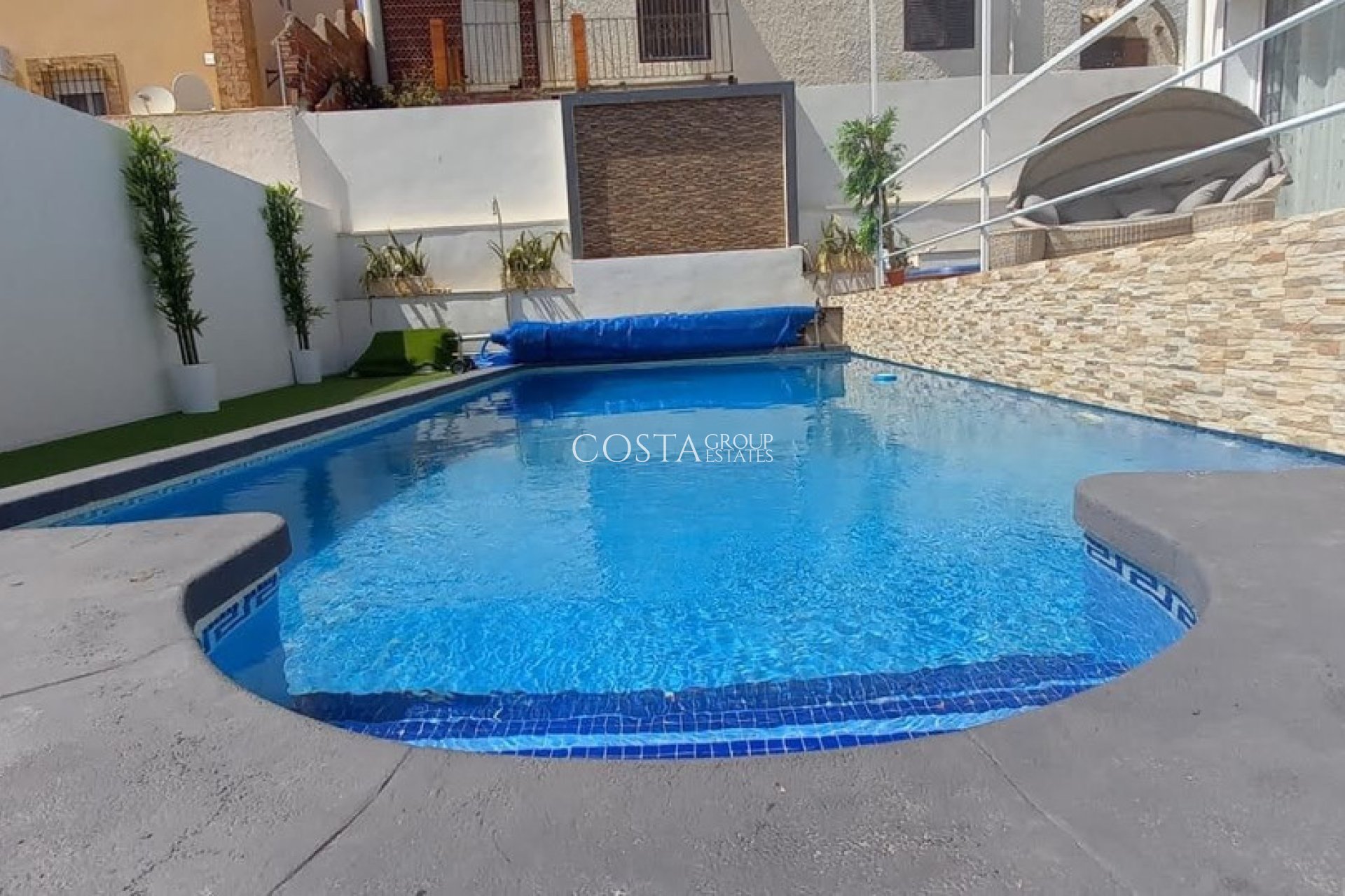 Resale - Villa -
Orihuela - Villamartin