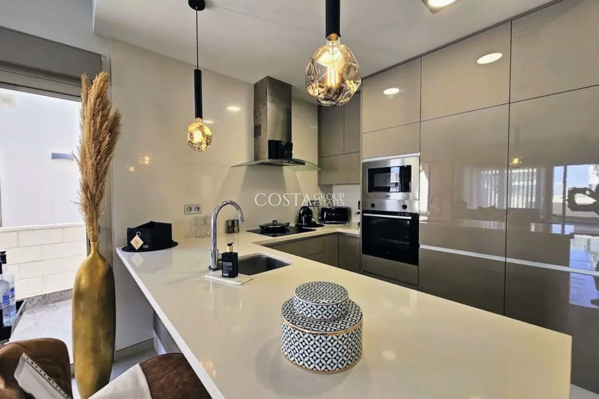 Resale - Villa -
Orihuela - Villamartin