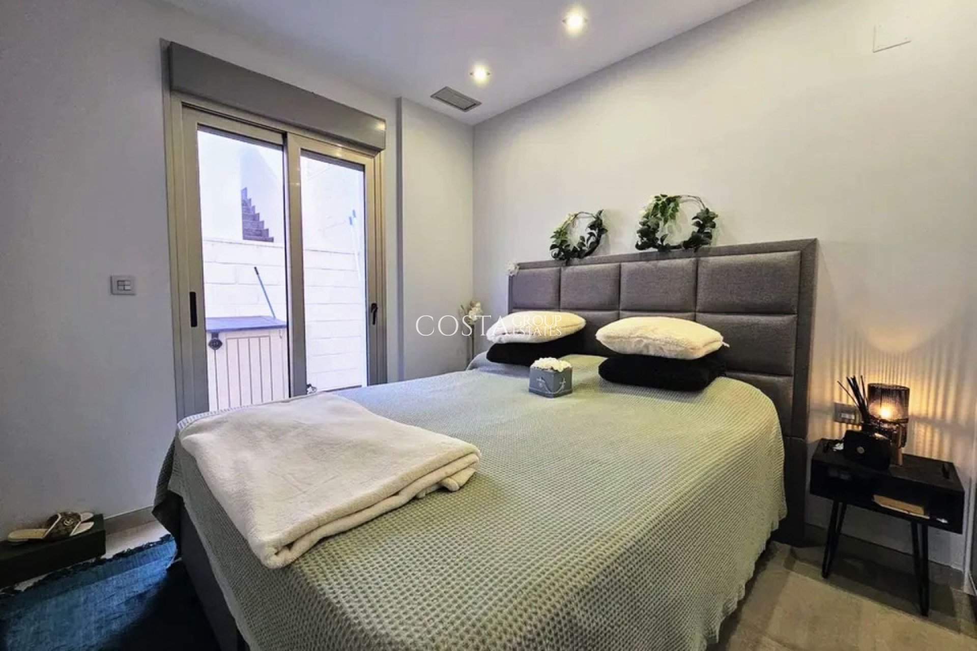 Resale - Villa -
Orihuela - Villamartin