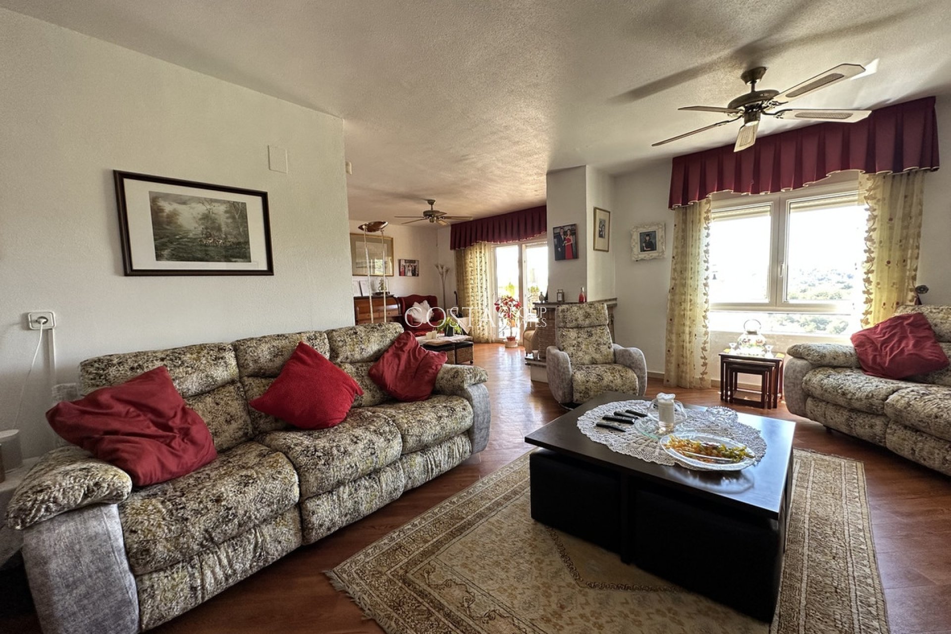 Resale - Villa -
Orihuela - Villamartin