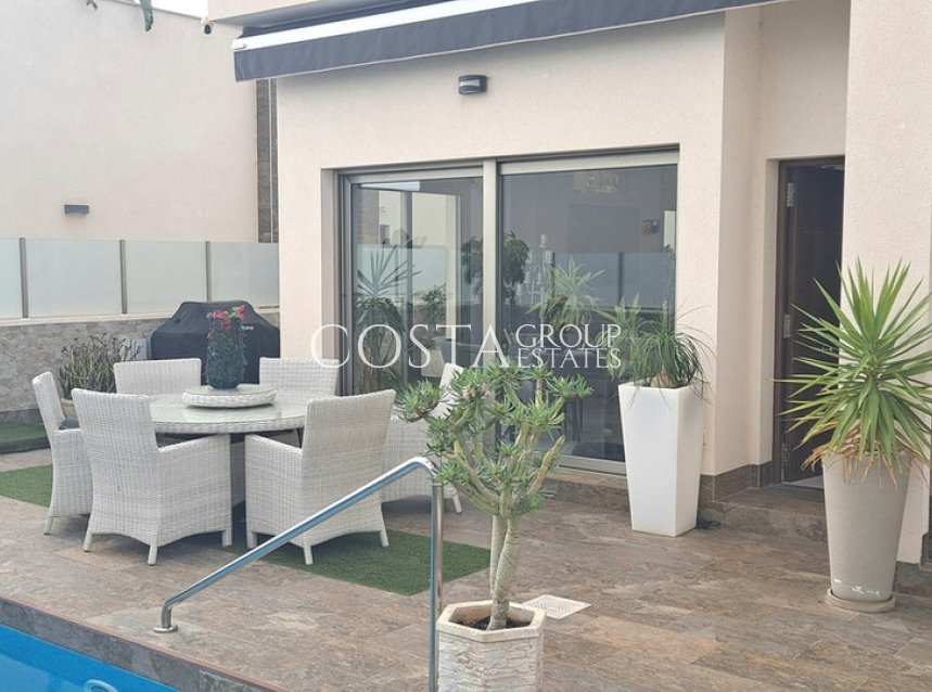 Resale - Villa -
Orihuela - Villamartin