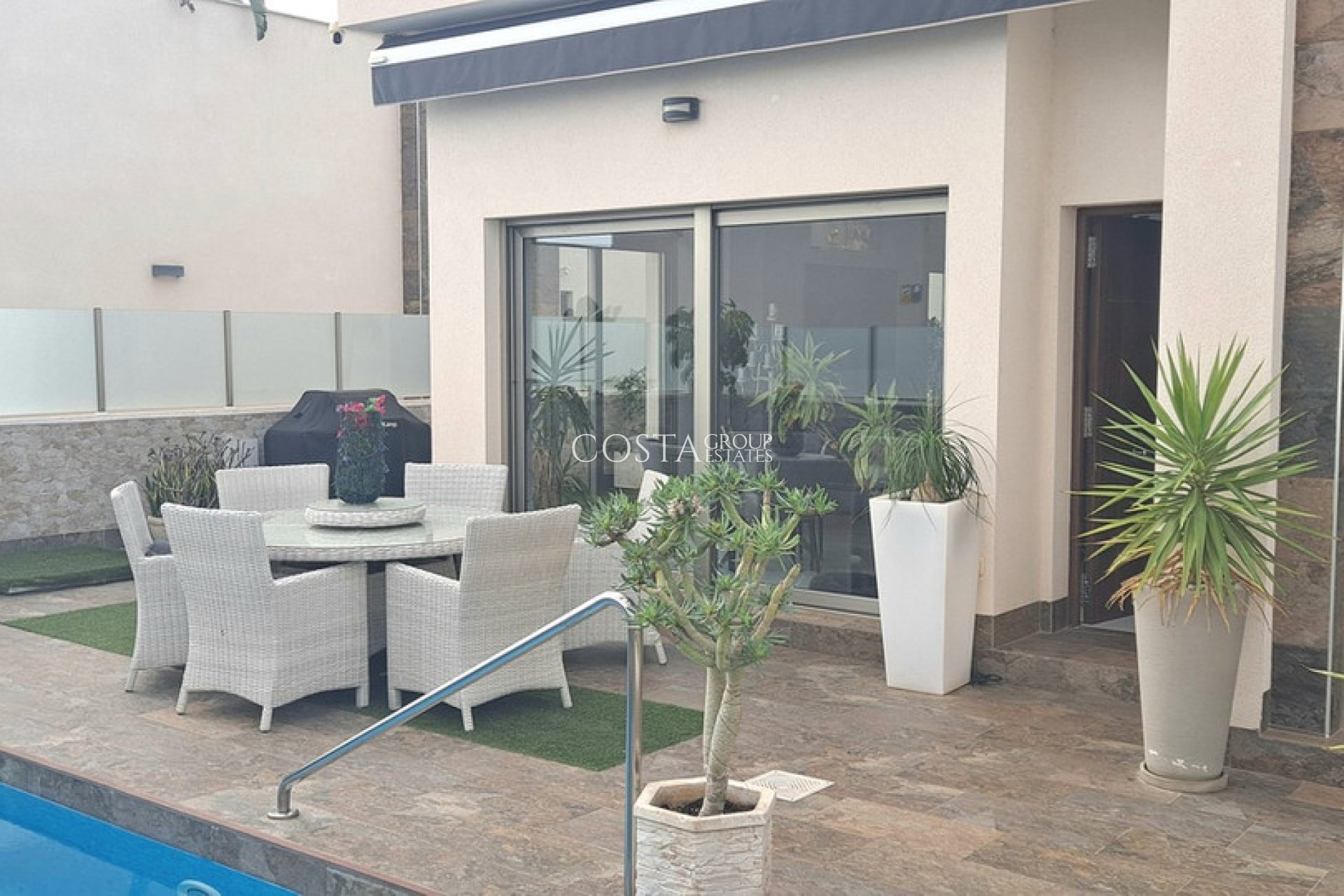 Resale - Villa -
Orihuela - Villamartin