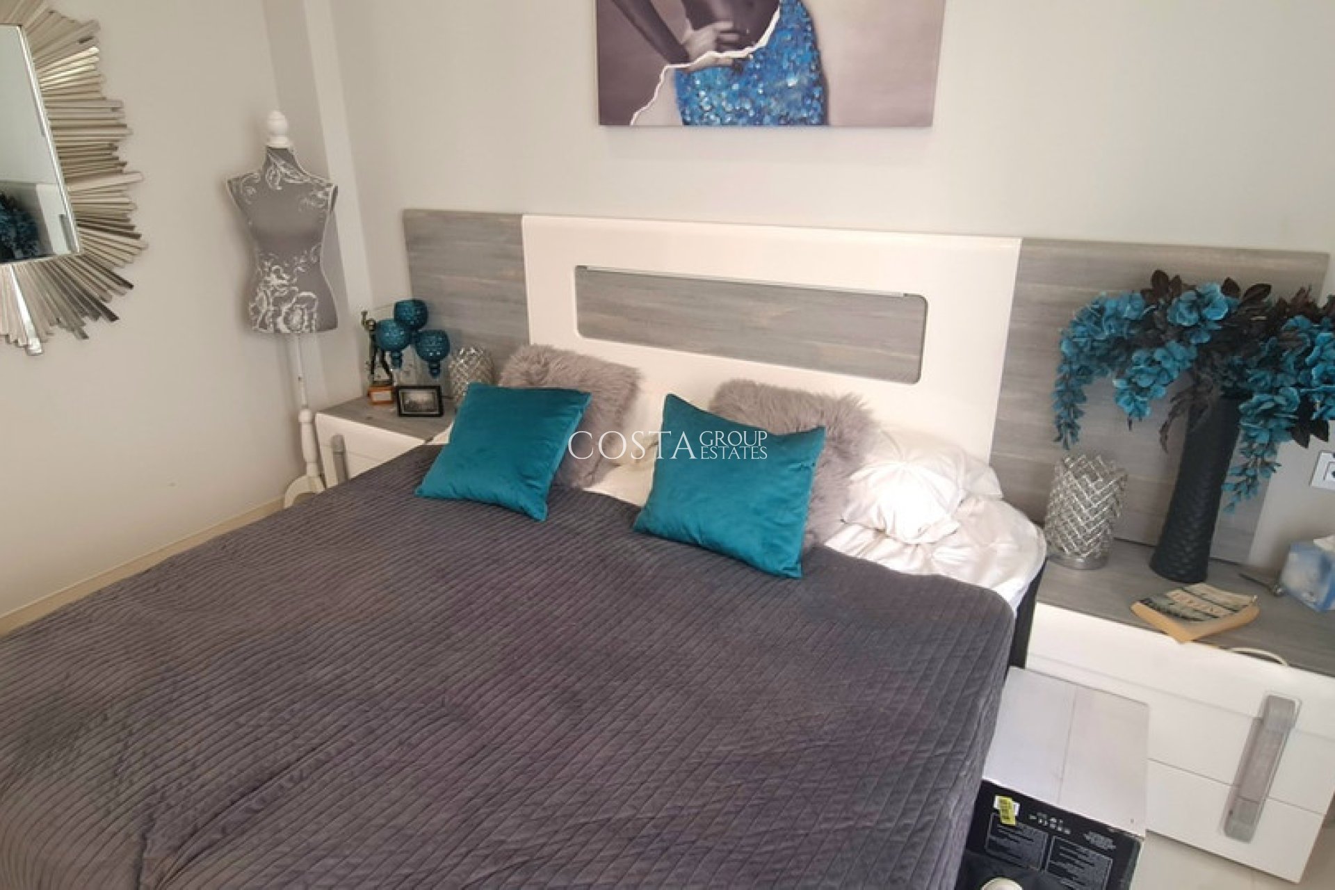 Resale - Villa -
Orihuela - Villamartin