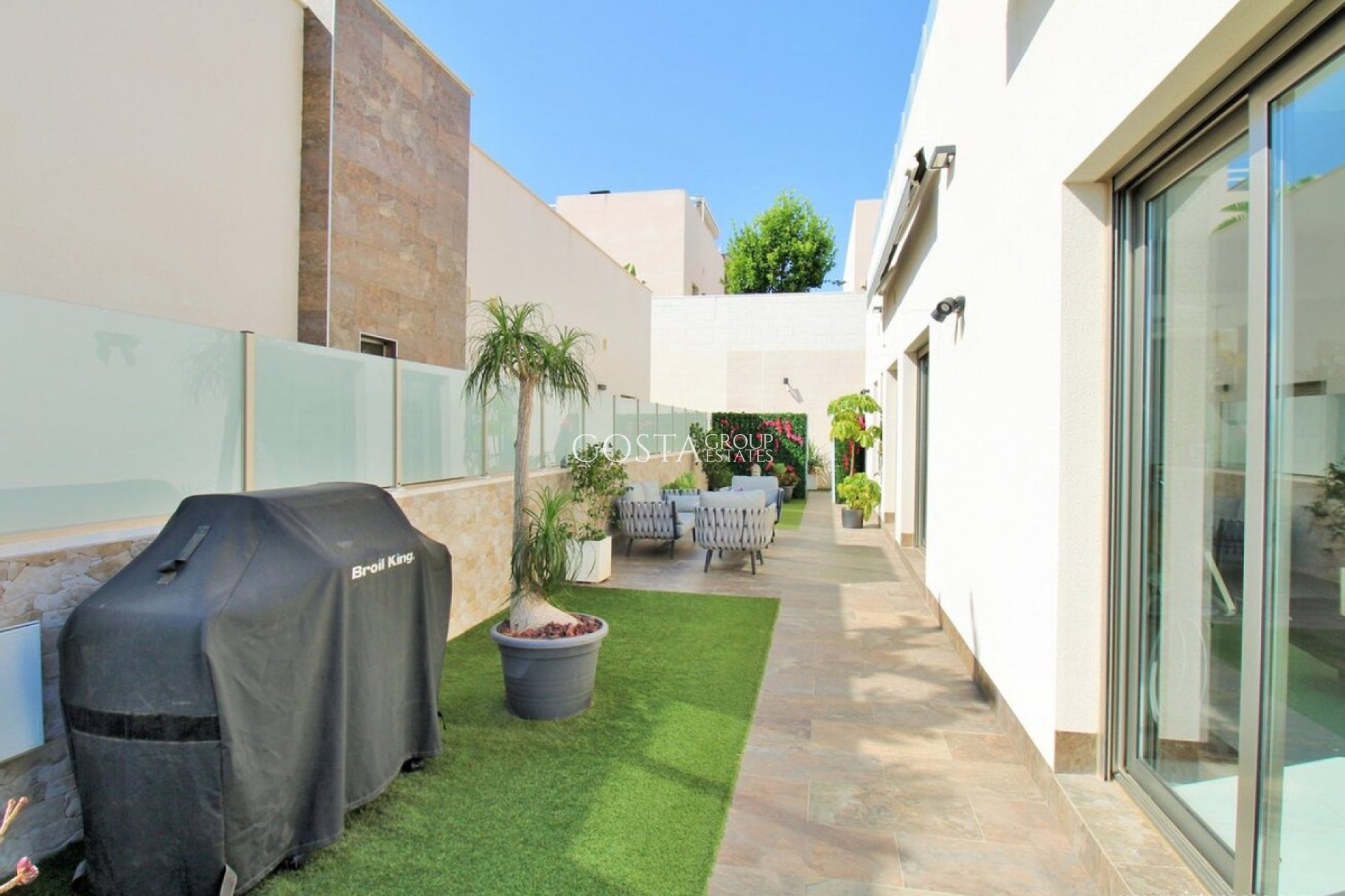 Resale - Villa -
Orihuela - Villamartin
