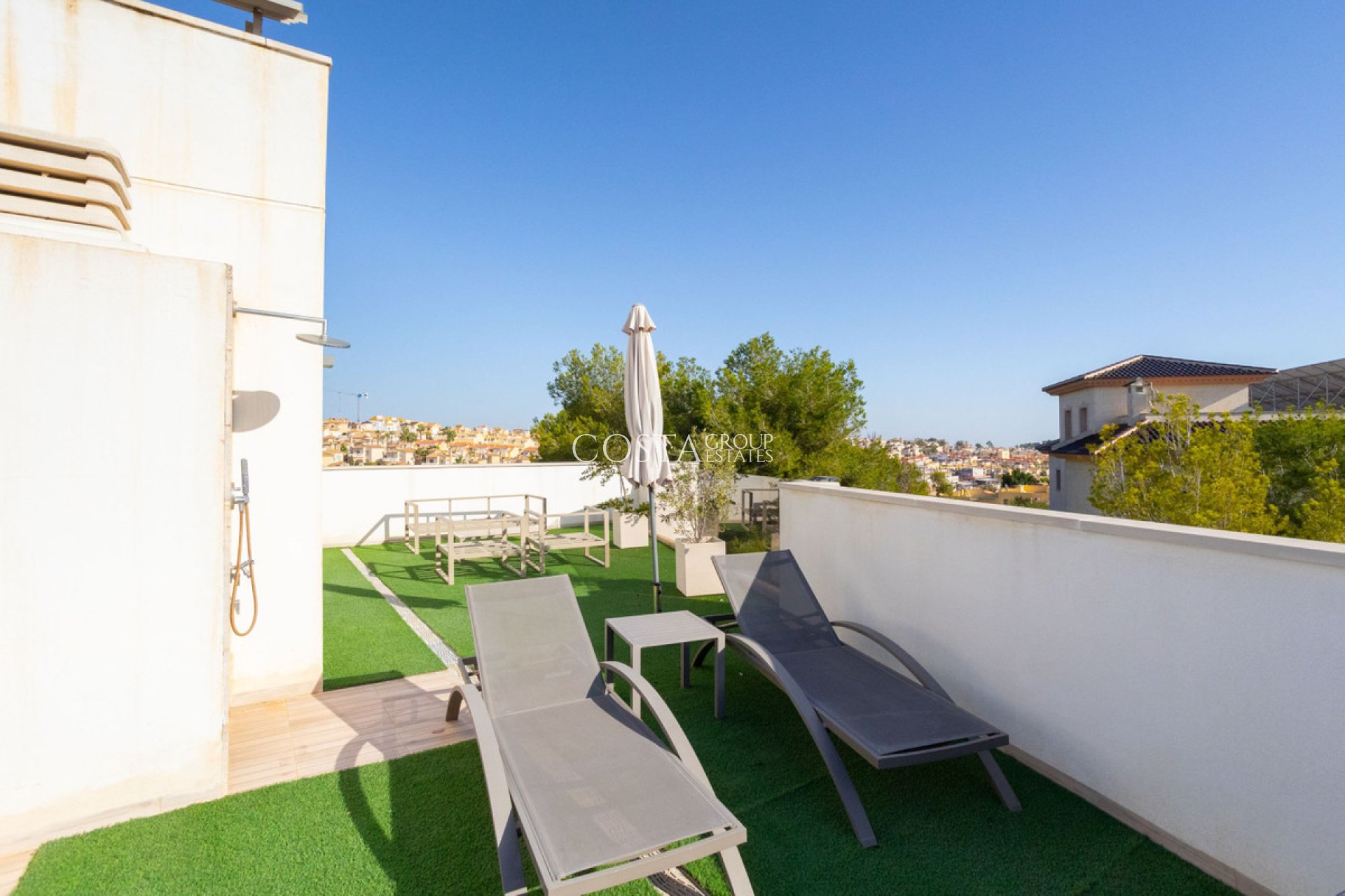 Resale - Villa -
Orihuela - Villamartin