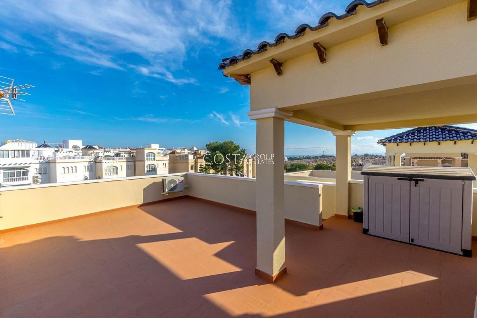 Resale - Villa -
Orihuela - Villamartin