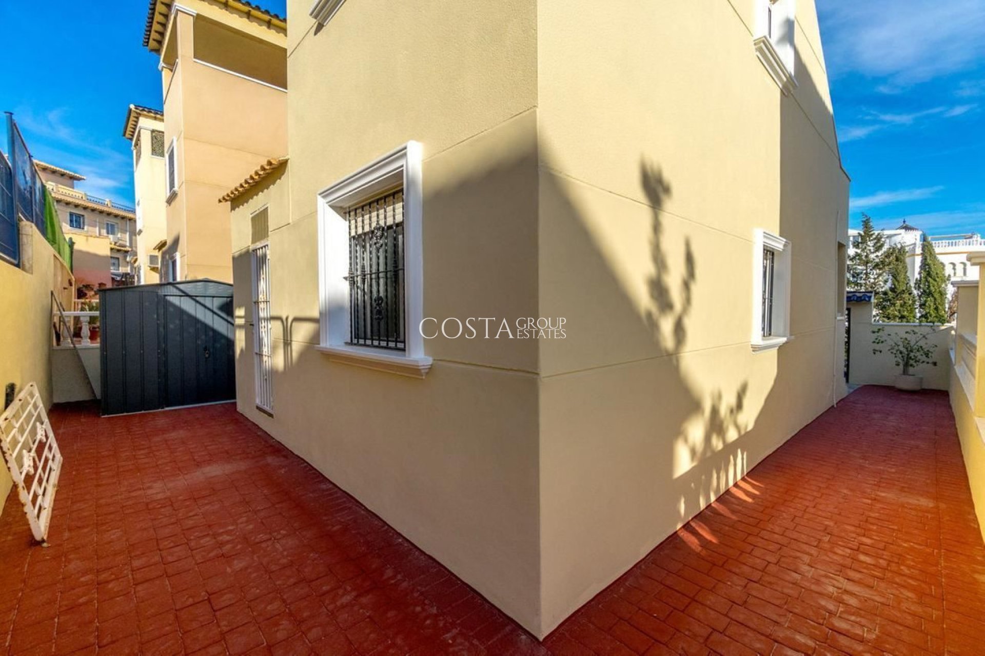 Resale - Villa -
Orihuela - Villamartin