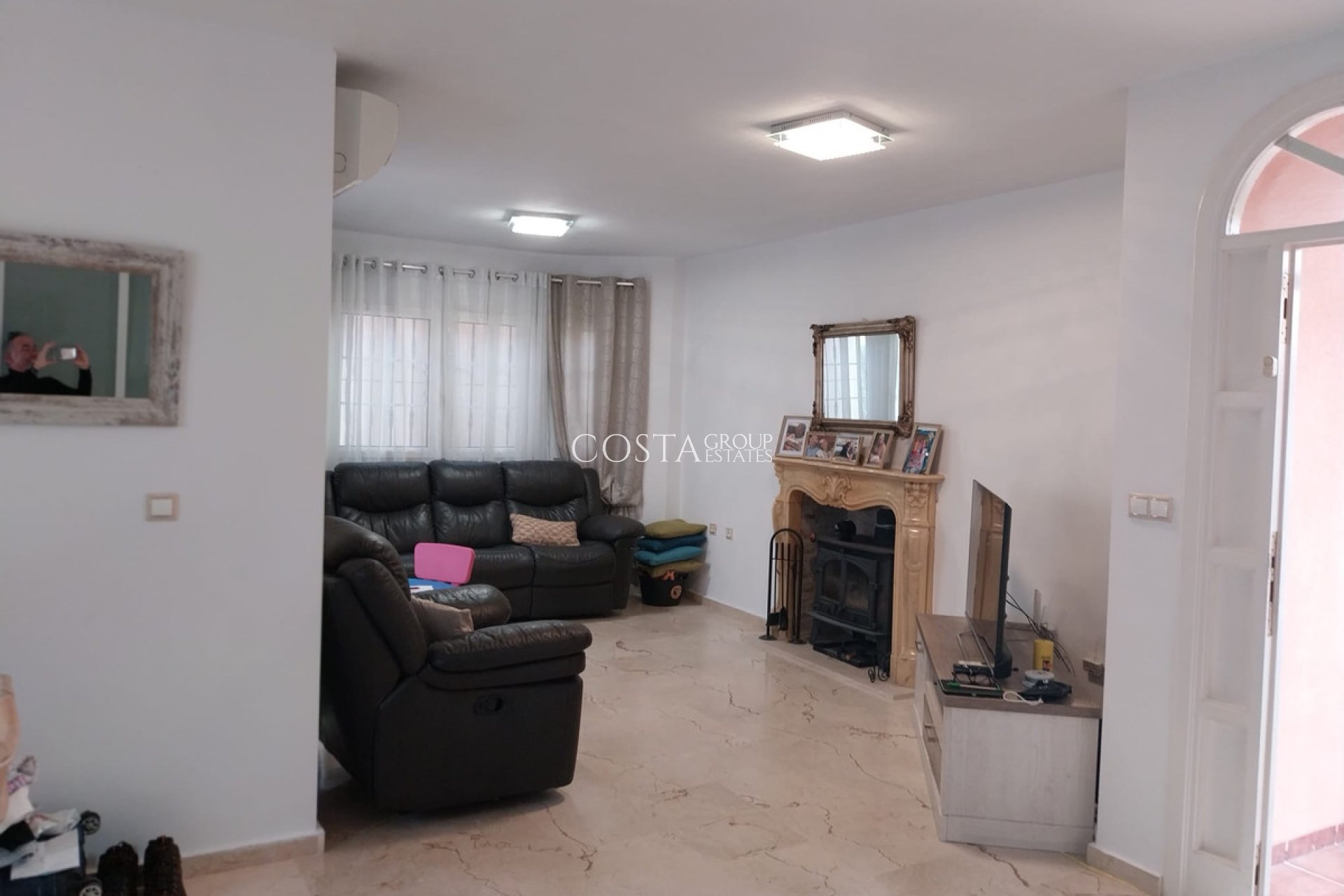 Resale - Villa -
Orihuela - Villamartin