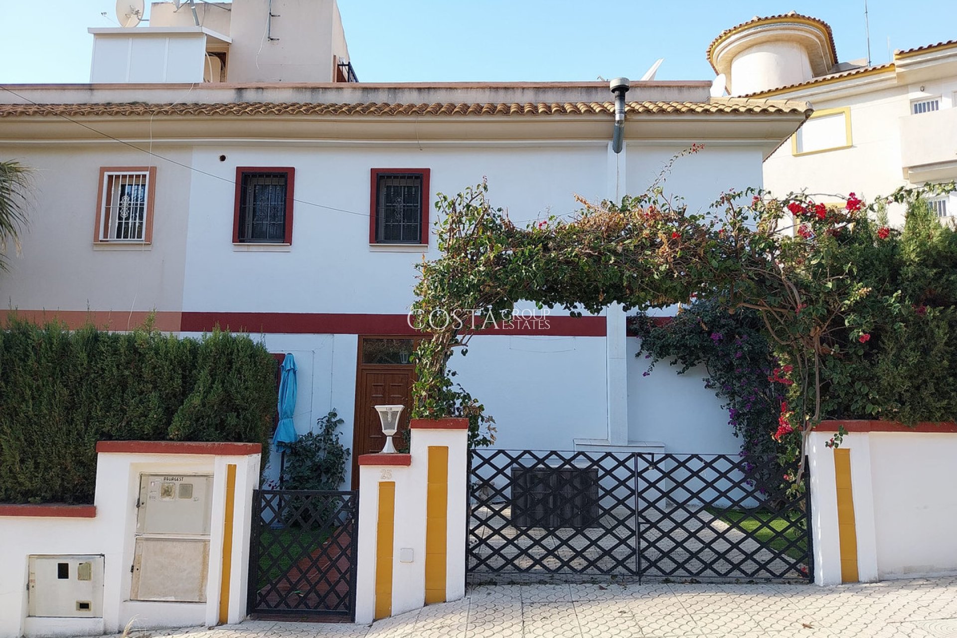 Resale - Villa -
Orihuela - Villamartin