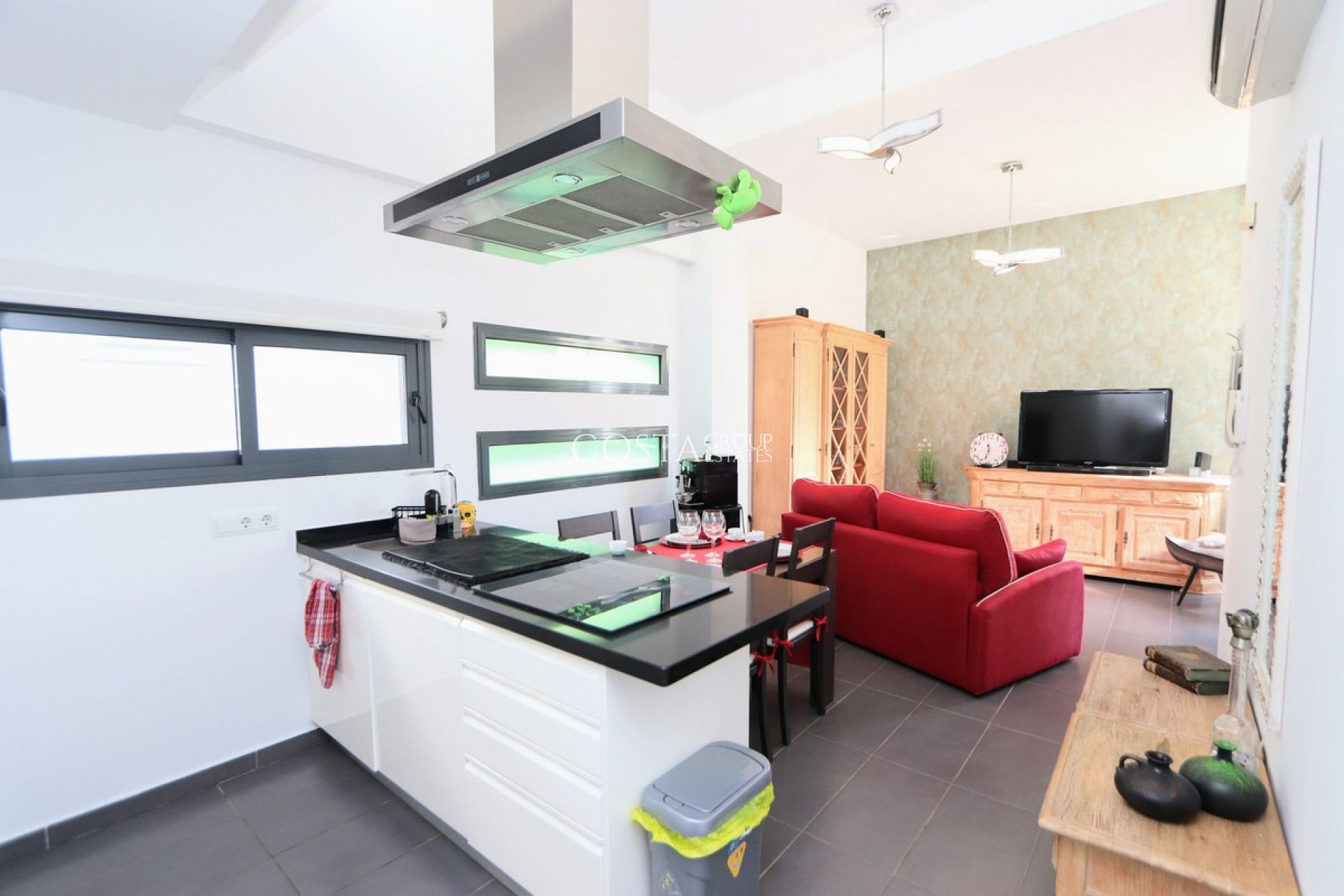 Resale - Villa -
Orihuela - Villamartin