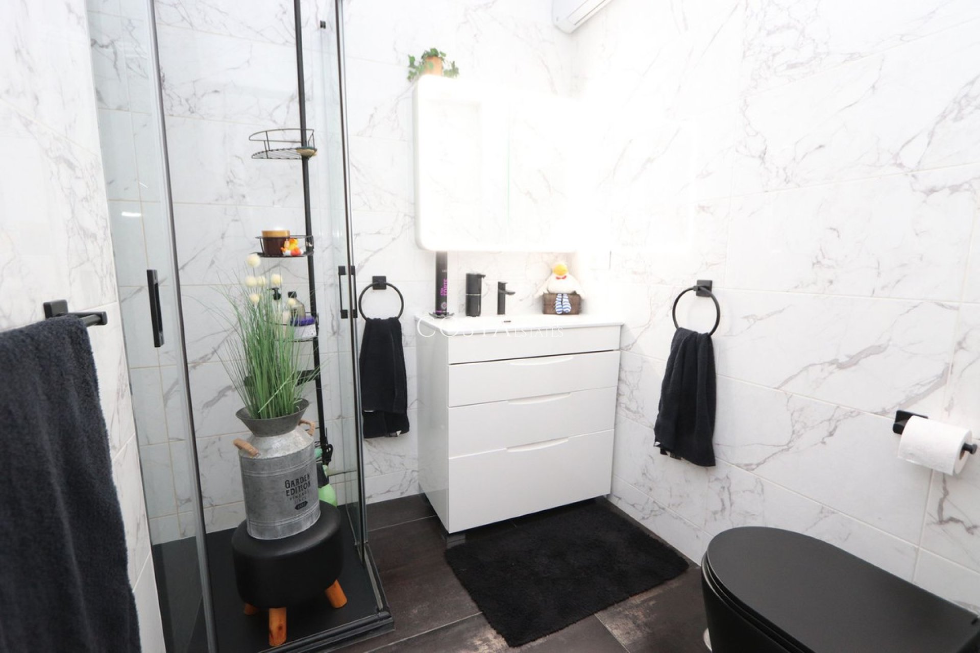 Resale - Villa -
Orihuela - Villamartin